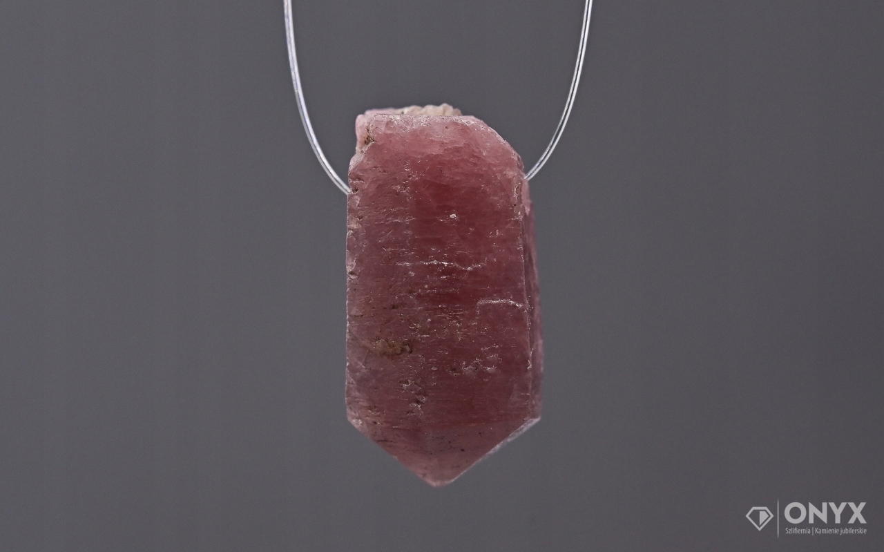 Rubín provrtaný přírodní křišťál 16,5x8 mm