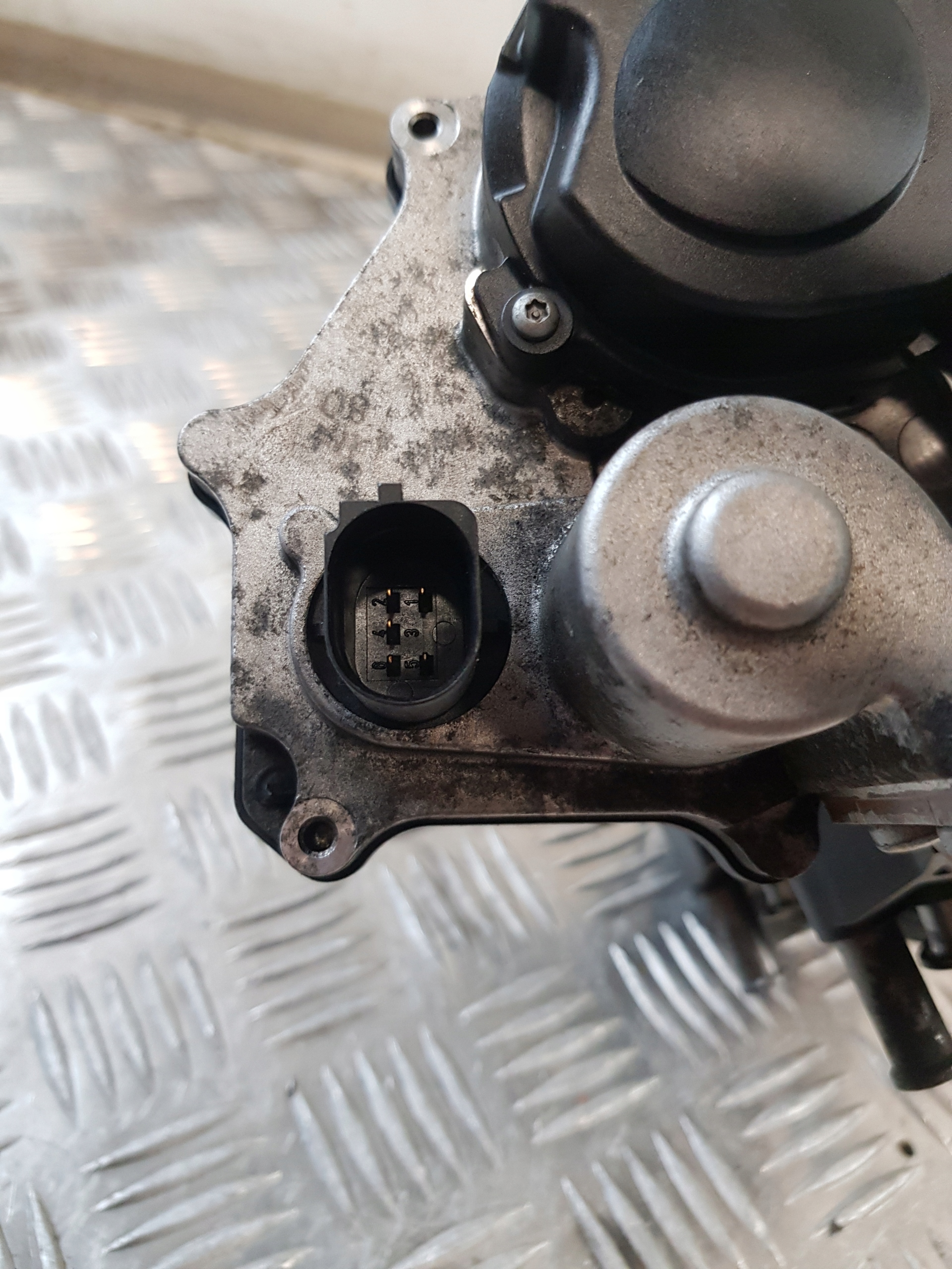 regulator KLAP intake manifold AUDI A3 8P 2.0FSI 04R