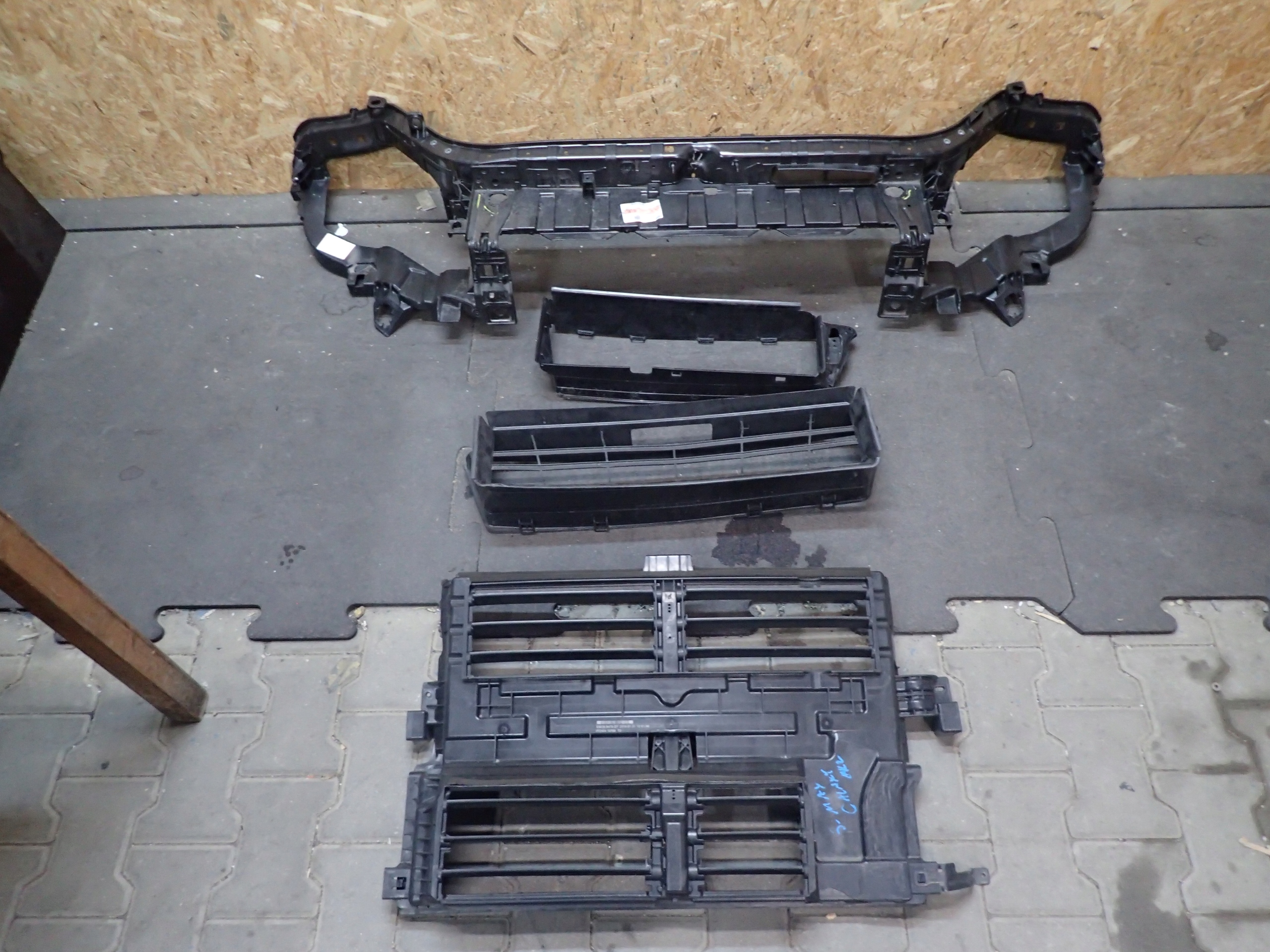 PAS PRZEDNI FORD S MAX GALAXY LIFT 19-