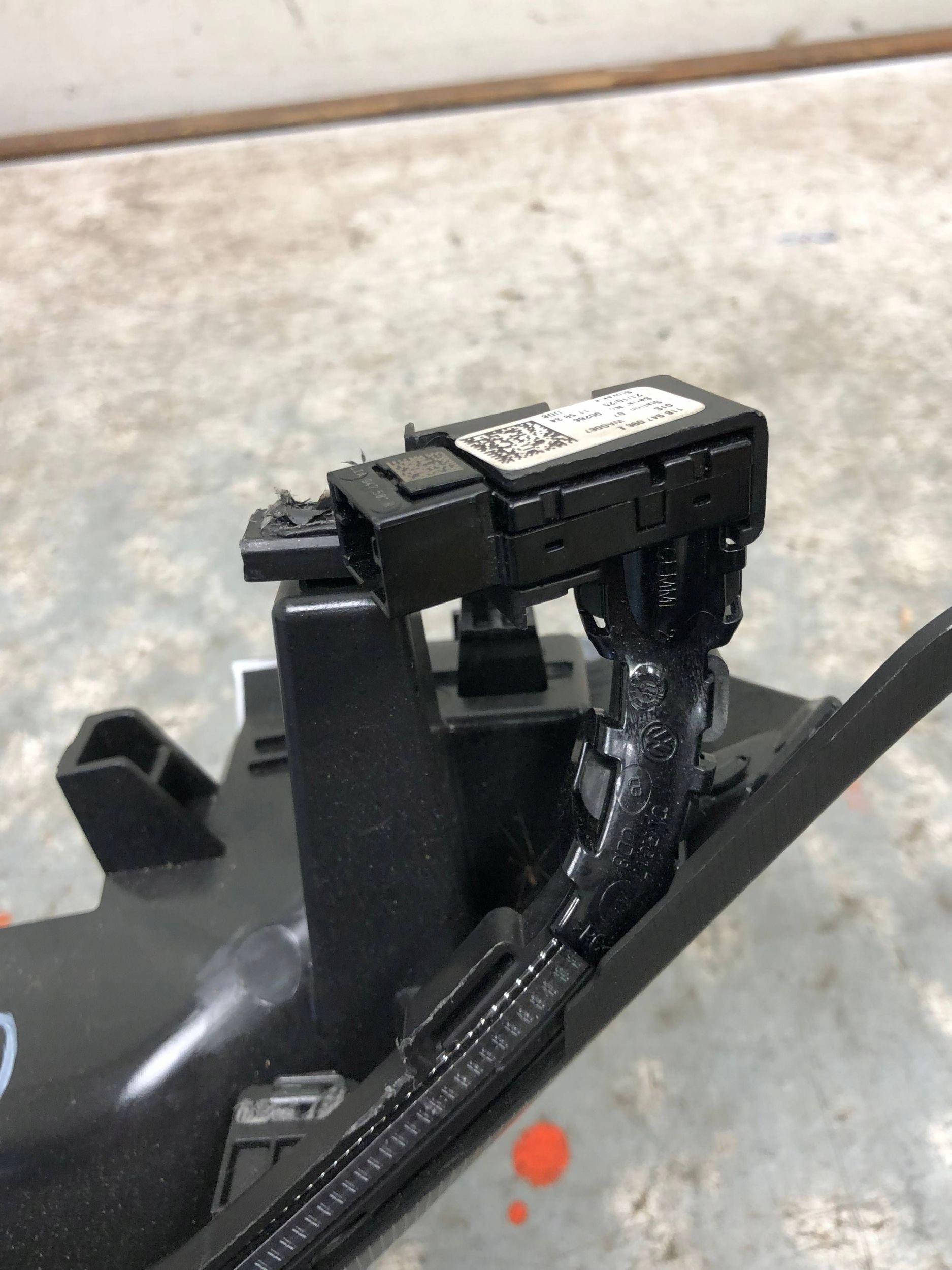 moulding DEKOR consoles VW ID4 ID.4 11B858416AA