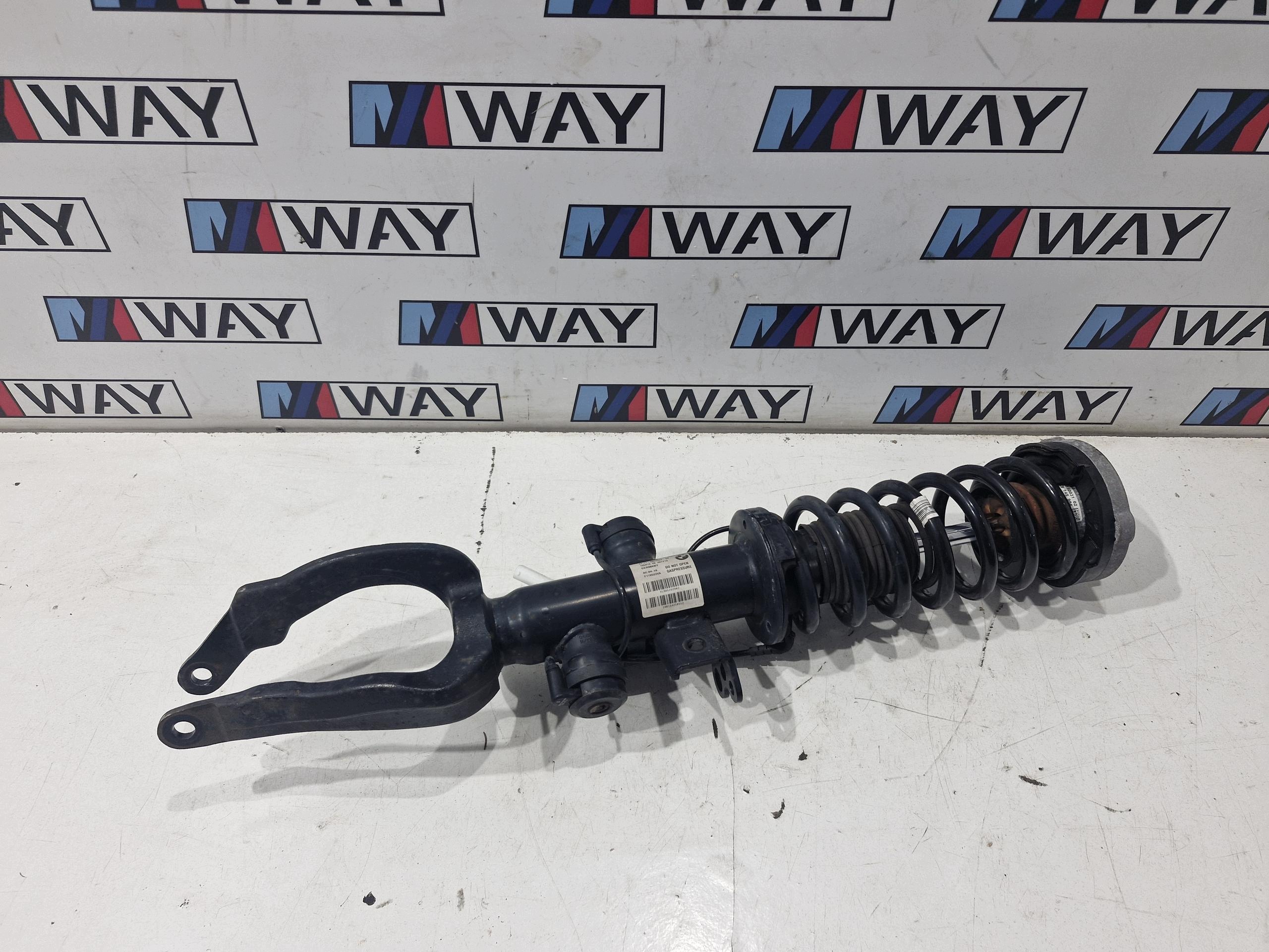 6852929 BMW F11 shock absorber front left front