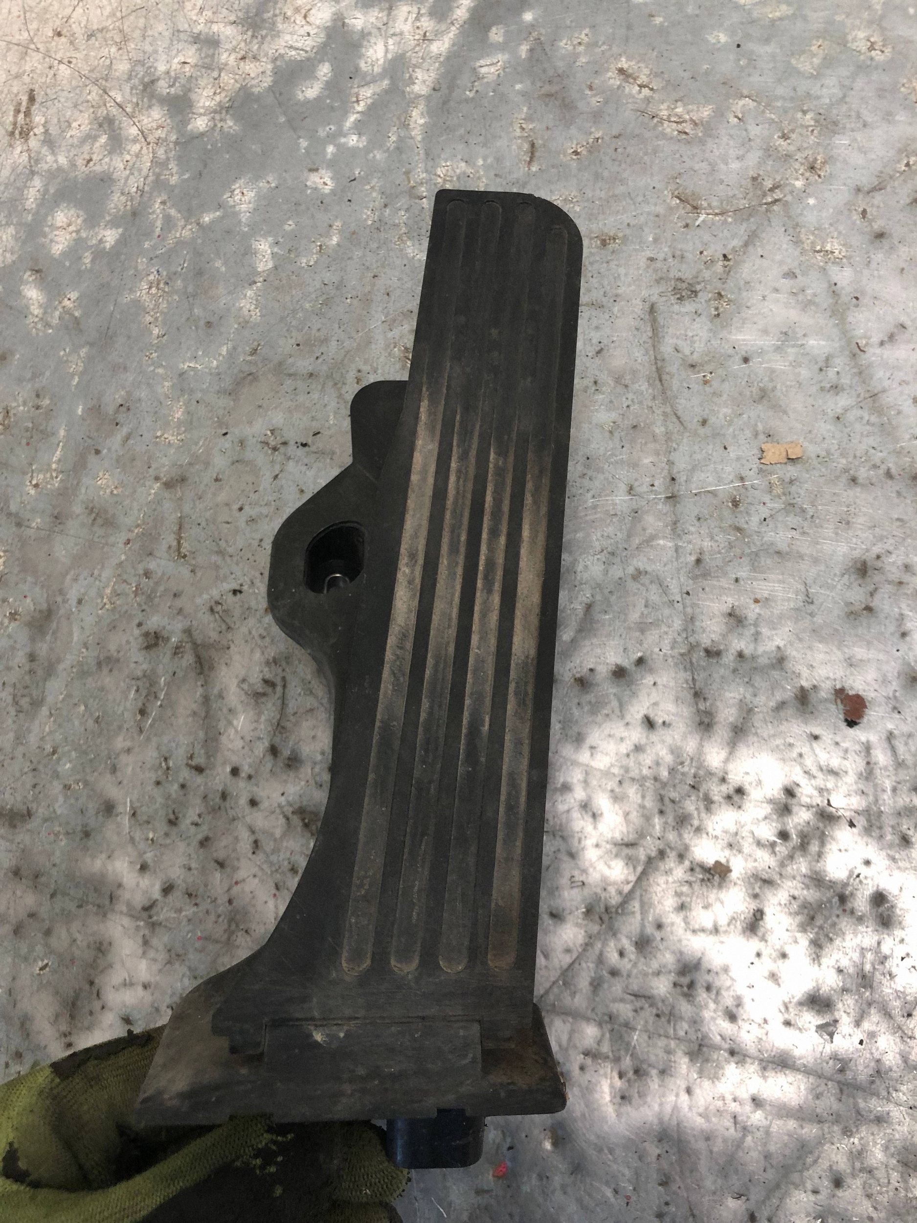 accelerator pedal VW 1K1721503BD