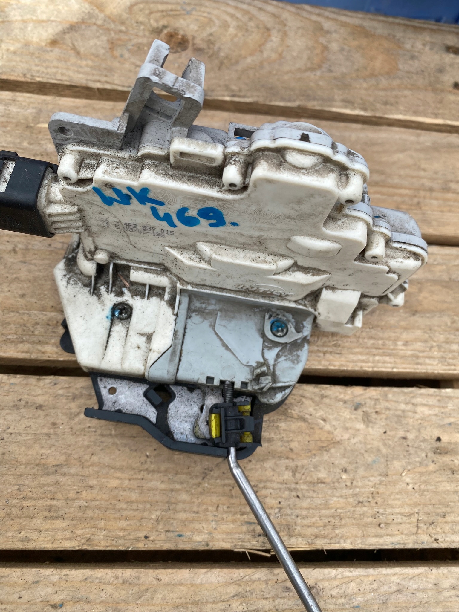 lock door left front front left AUDI A6 C6 4F2837015
