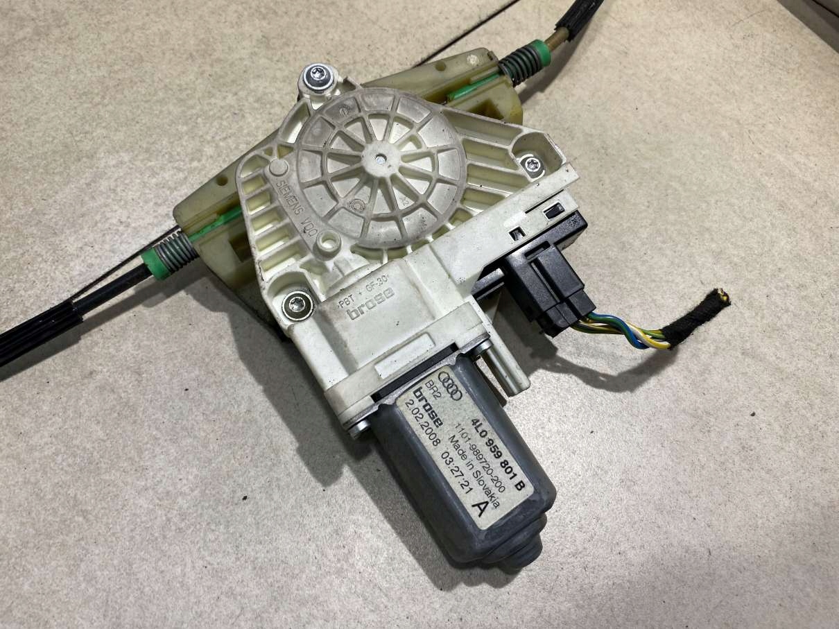 window regulator left front AUDI Q7 4L 4L0959801B