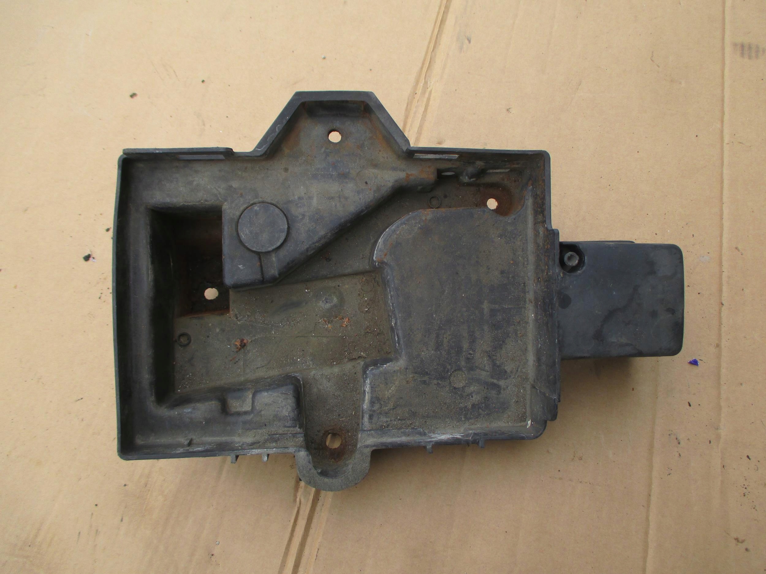 VOYAGER IV 2.8 CRD 00-07 PODSTAWA AKUMULATORA