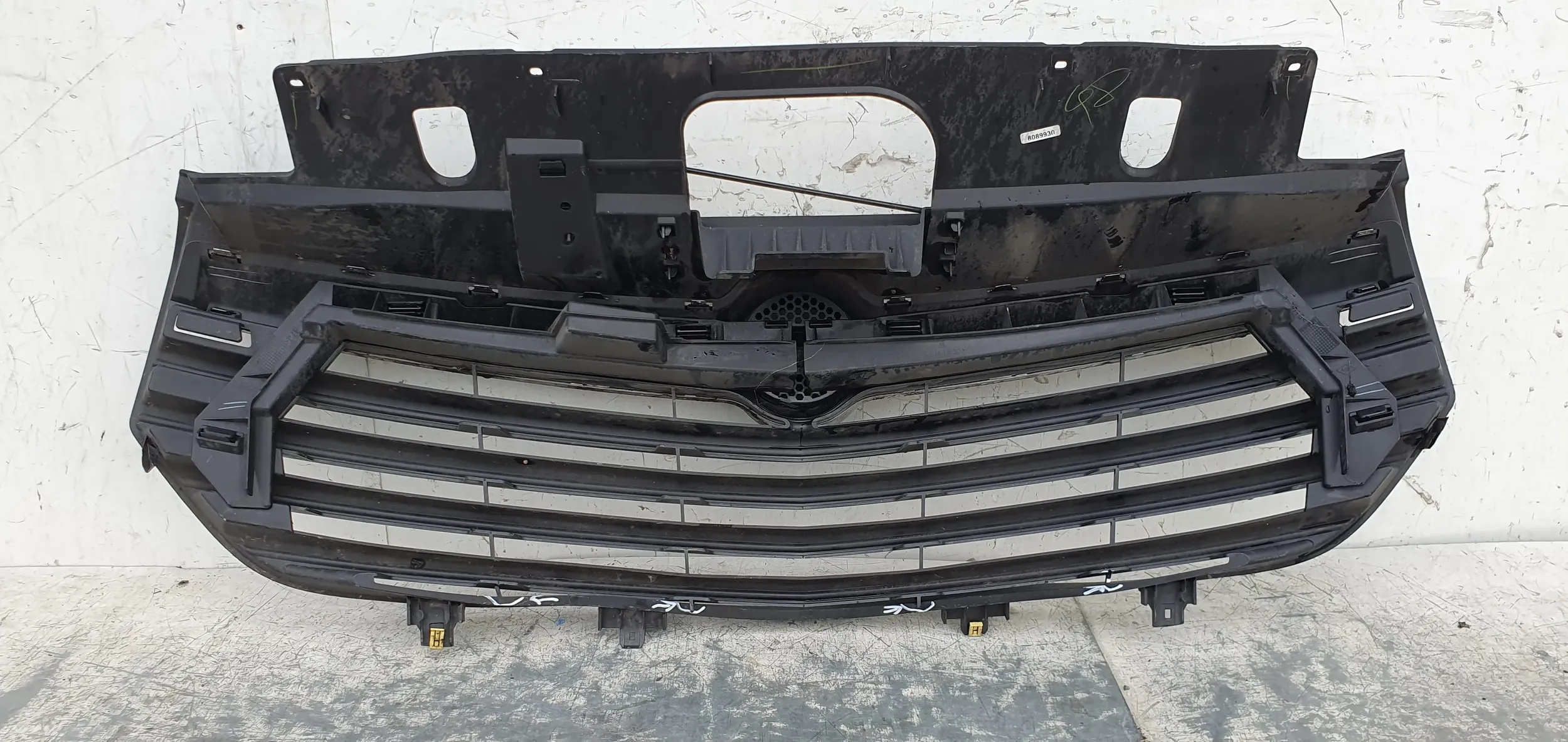 opel Vivaro II 93452299 решетка радиатора