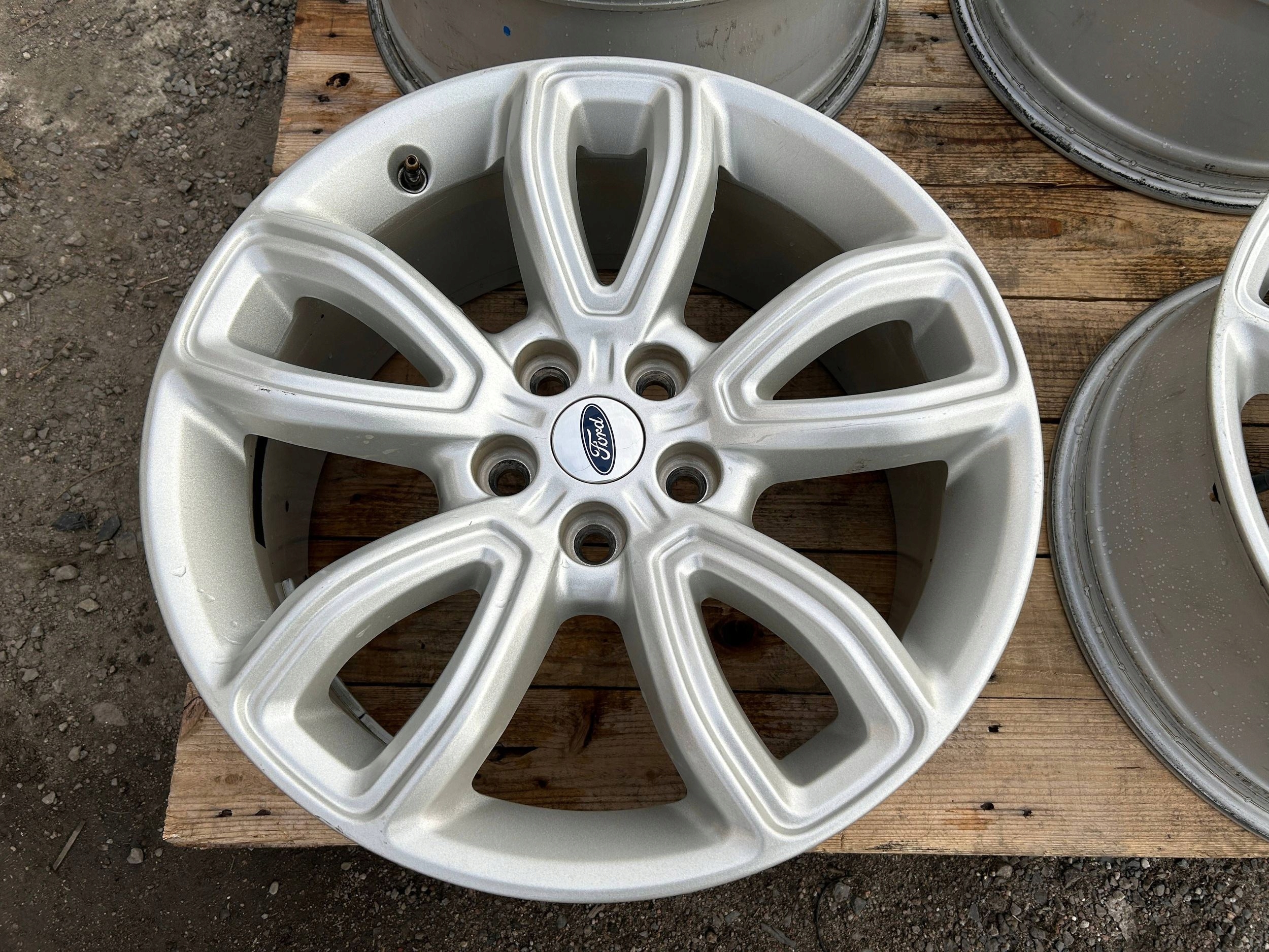 wheels discs disc 18" 18x8jx37.5 Ford Explorer VI 2020