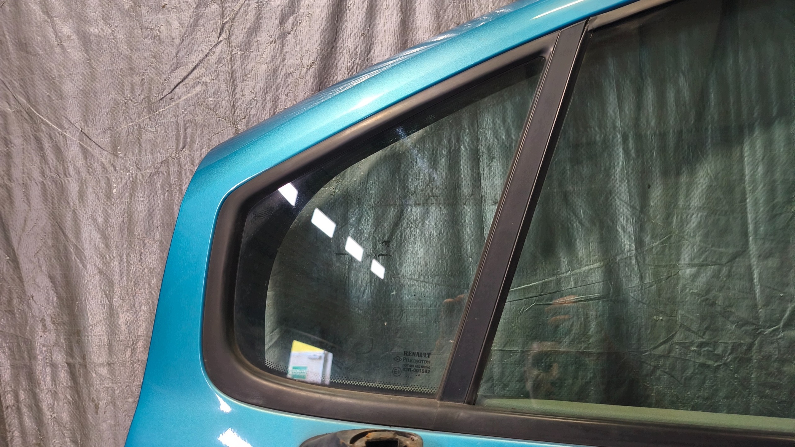 dveře levý předek RENAULT MODUS 2004r K: TEJ42