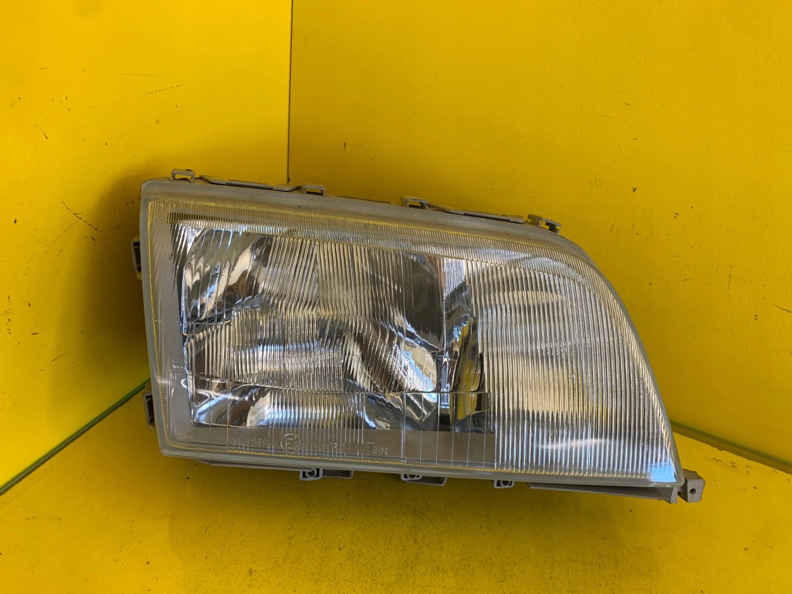 Mercedes W202 light right front A2028201261