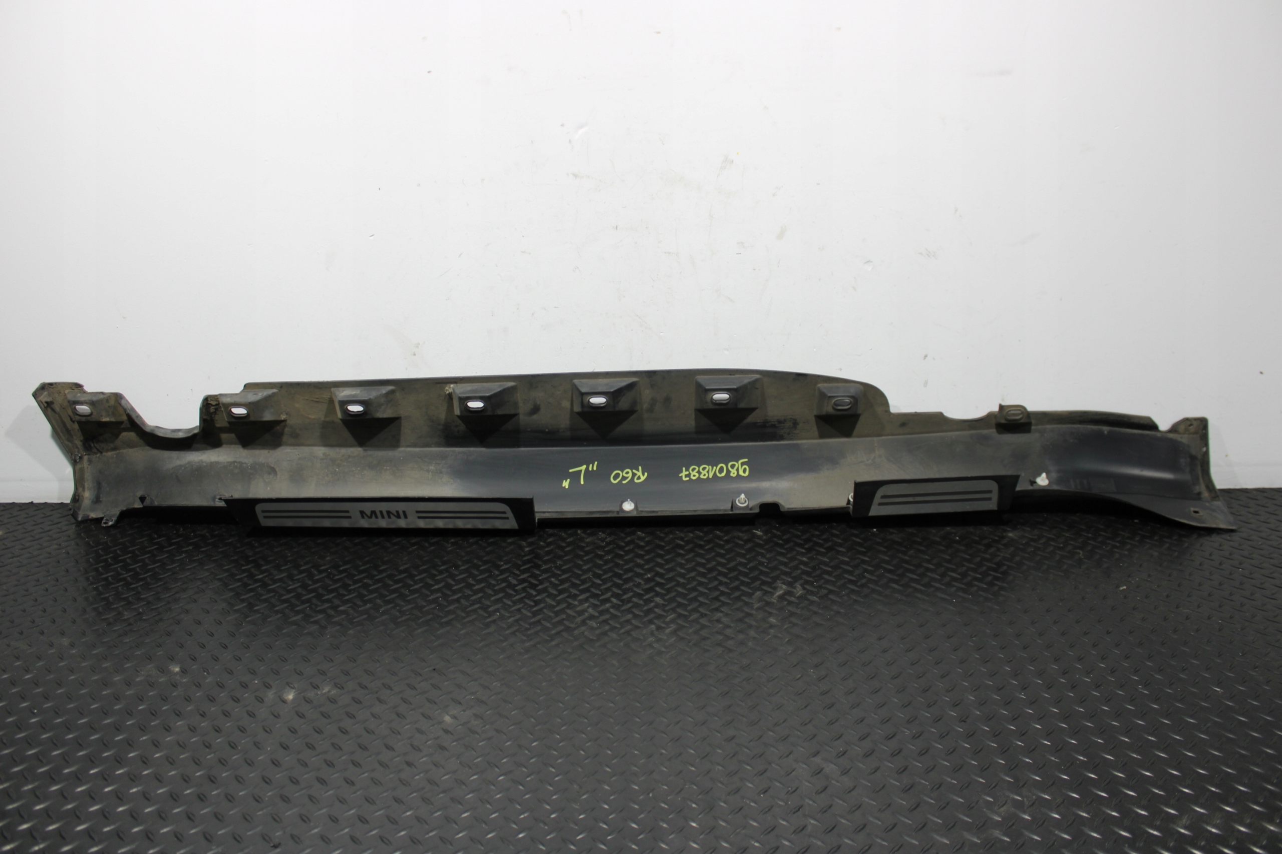 cap threshold threshold left MINI COUNTRYMAN R60 9801887
