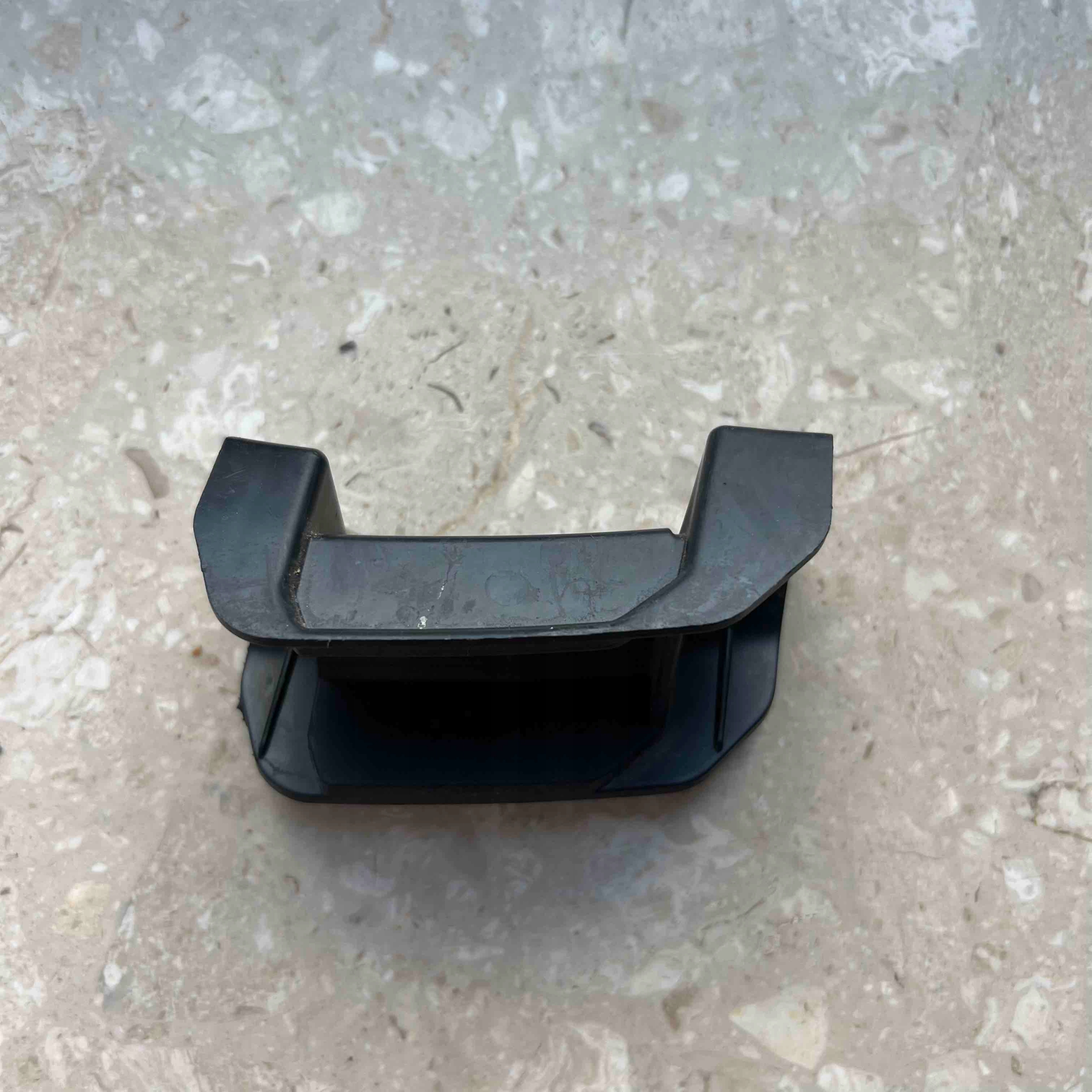 Honda Accord 2023 -> holder right front 71153-30A-A0