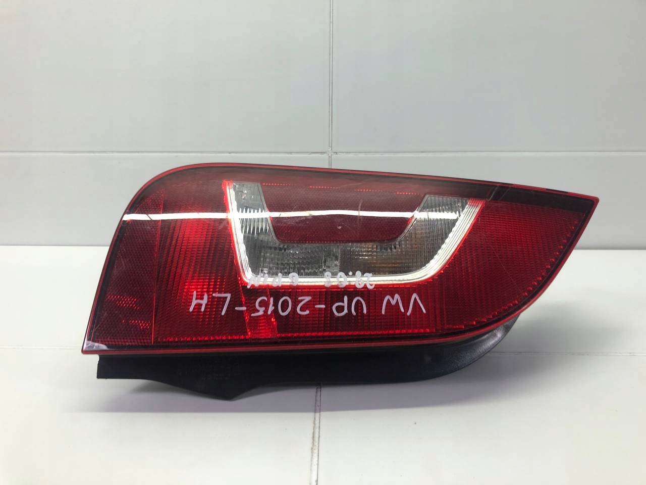 light rear left side Volkswagen Up facelift 2016 1S0945095