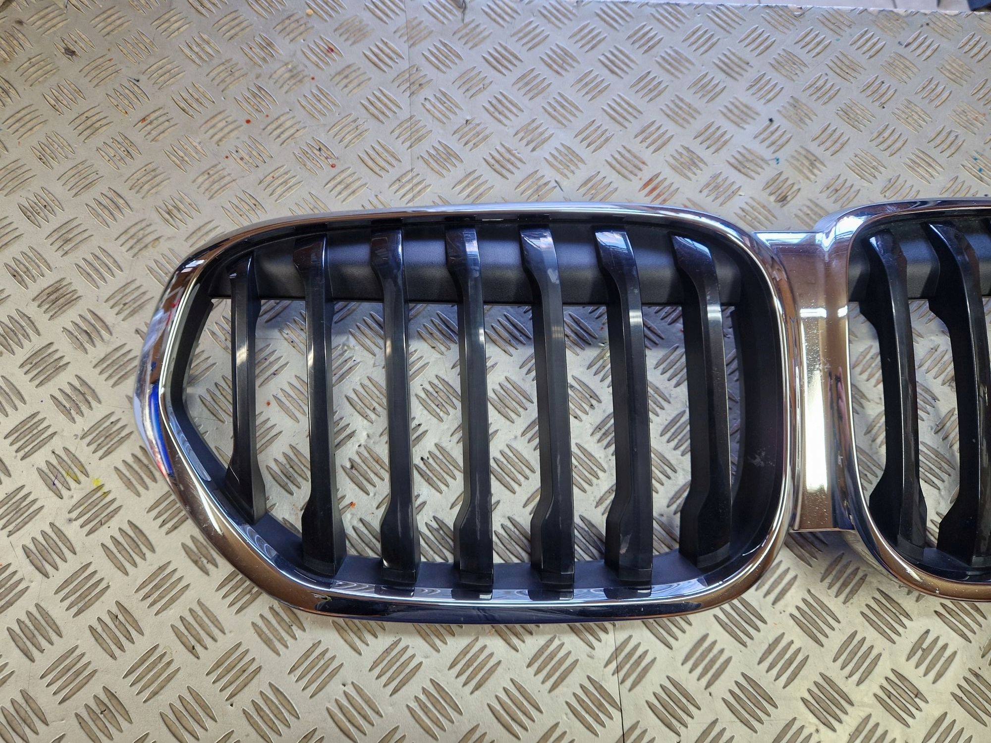Grille BMW X1 F48 LIFT 2019R->