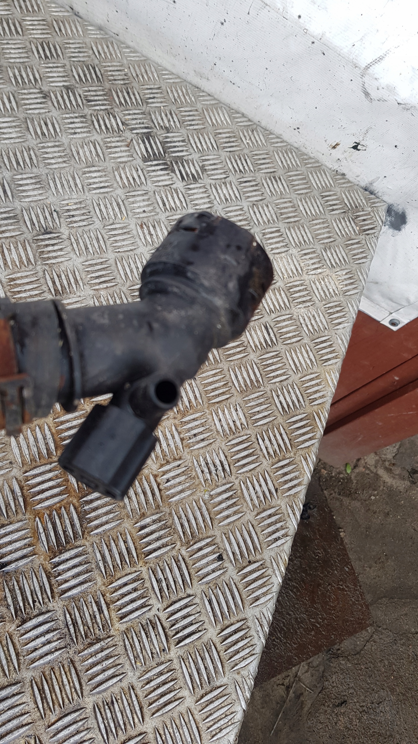 GOLF IV BORA 2.3 V5 hadice vody vedení 1J0122051C