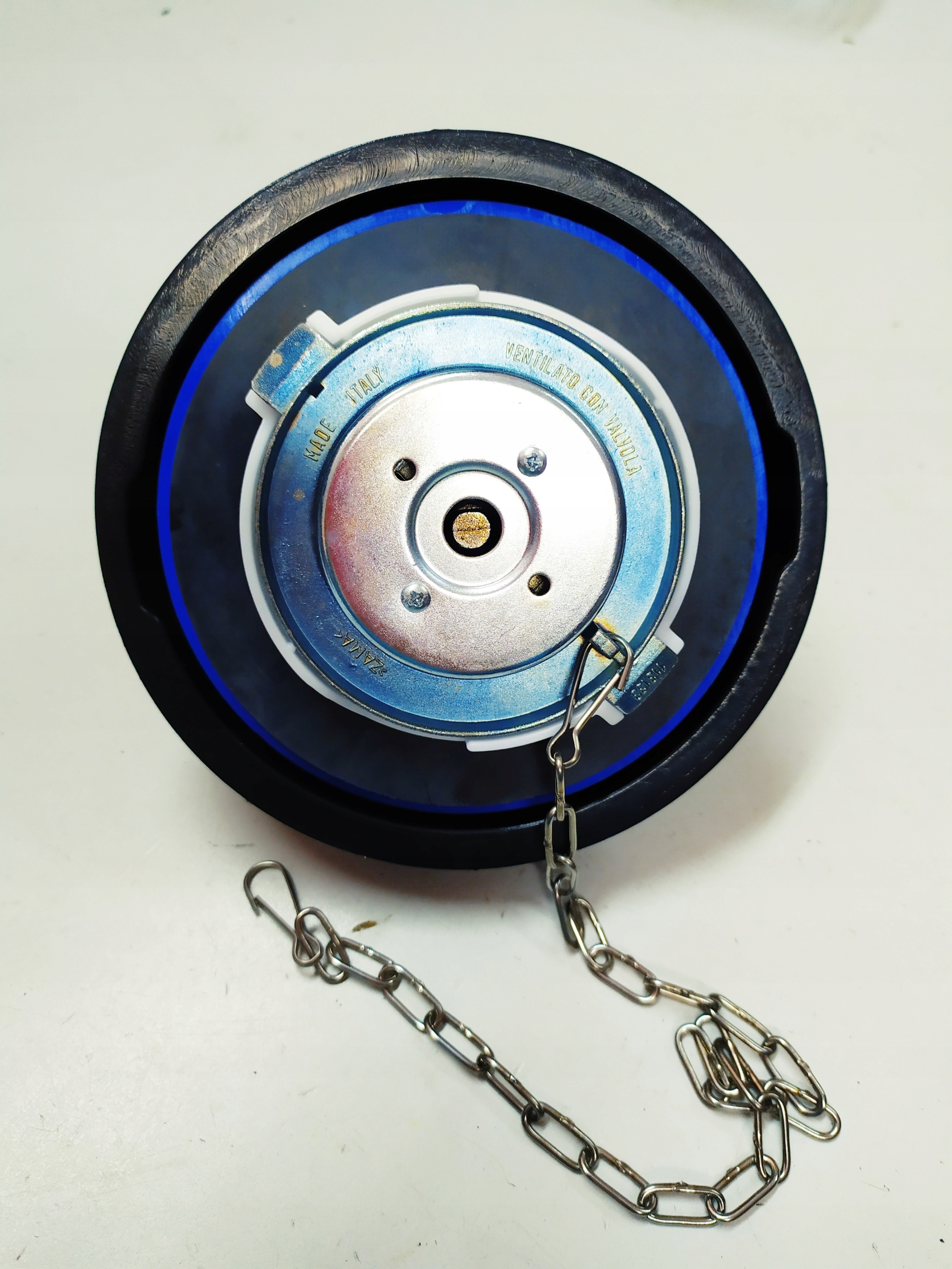 019884 - Крышка топливного бака Iveco Stralis