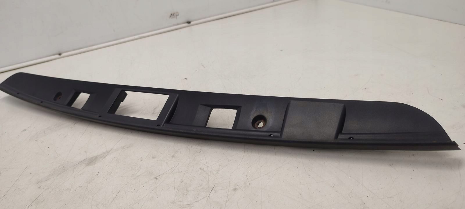 cap moulding bonnet Mercedes W204 kombi