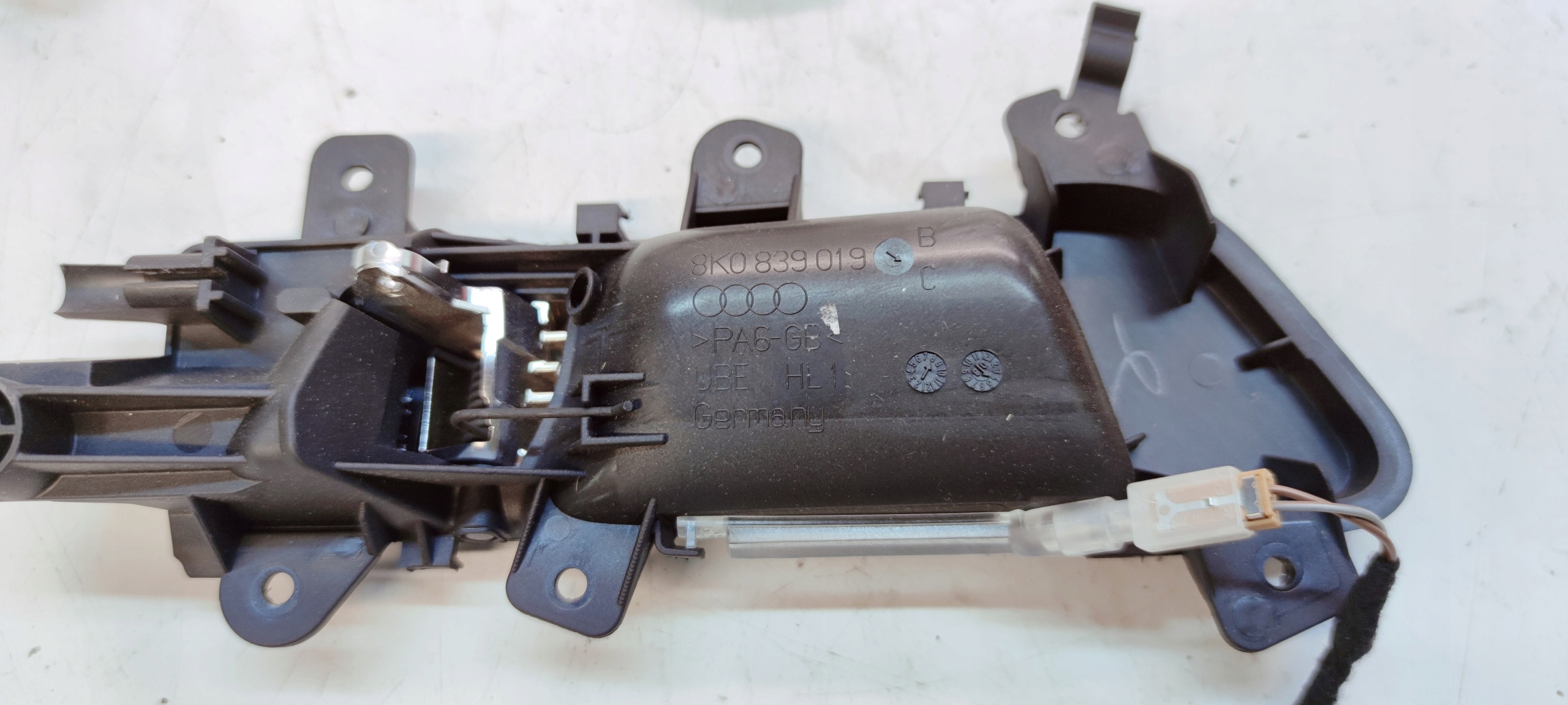 handle left rear part AUDI A4 B8 AMBIENTE 8K0839019C 8K0971693B