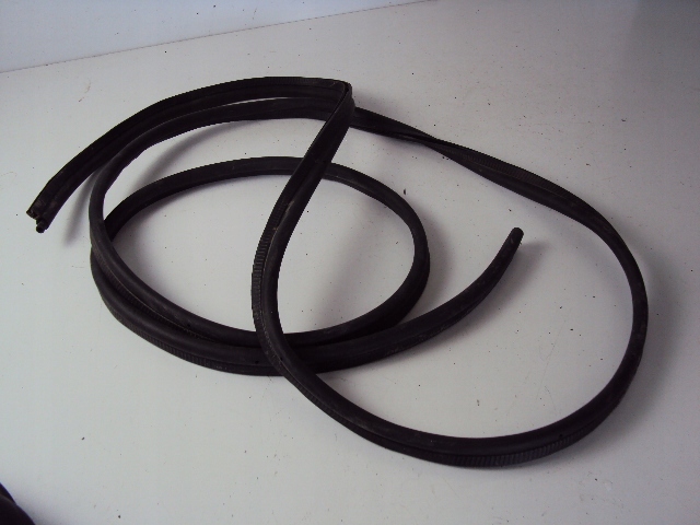 USZCZELKA KLAPY TYŁ RENAULT KANGOO III 21-