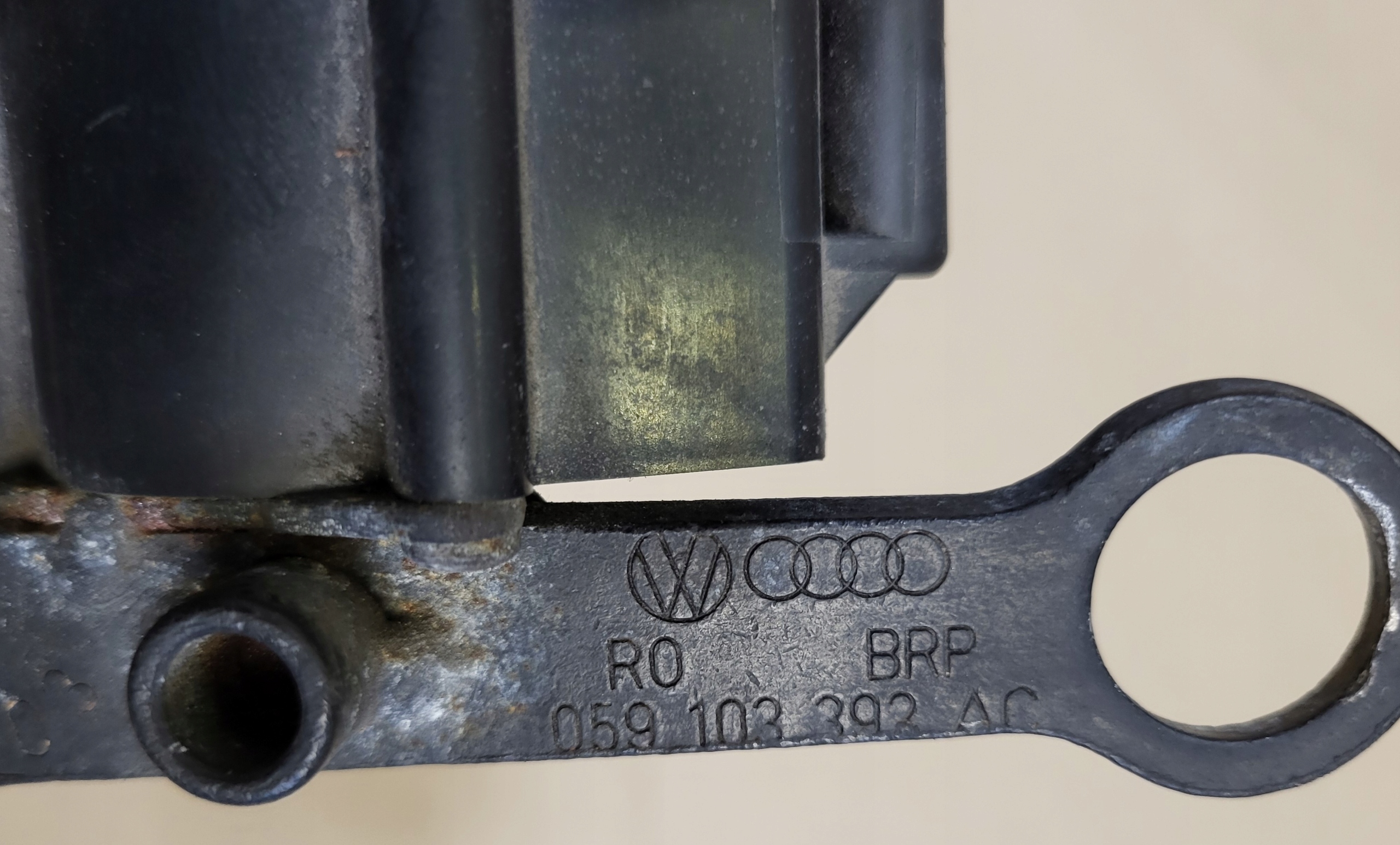 water pump supplementary bracket console AUDI A4 B8 A5 8T A6 C6 2.7 3.0 TDI OE