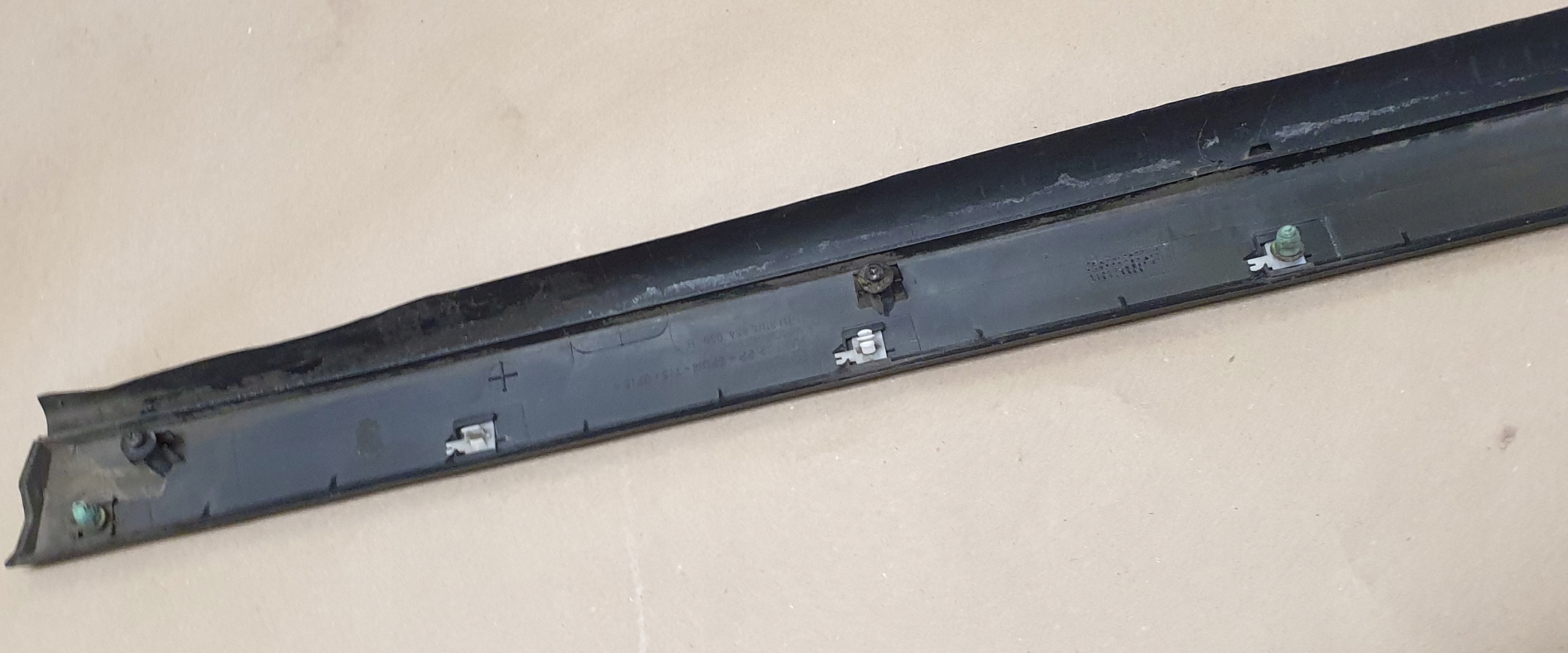 moulding door left front VW PASSAT B5 3B OE