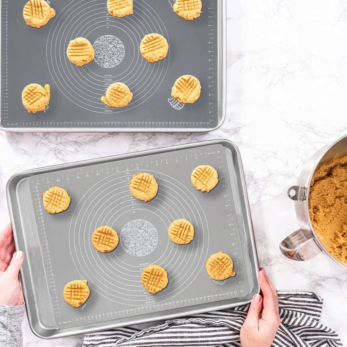 STOLNICA SILIKONOWA MATA KUCHENNA Z MIARAMI DUŻA 30x50 DO CIASTA PIZZY 1623 Kod producenta ANTYPOŚLIZGOWA