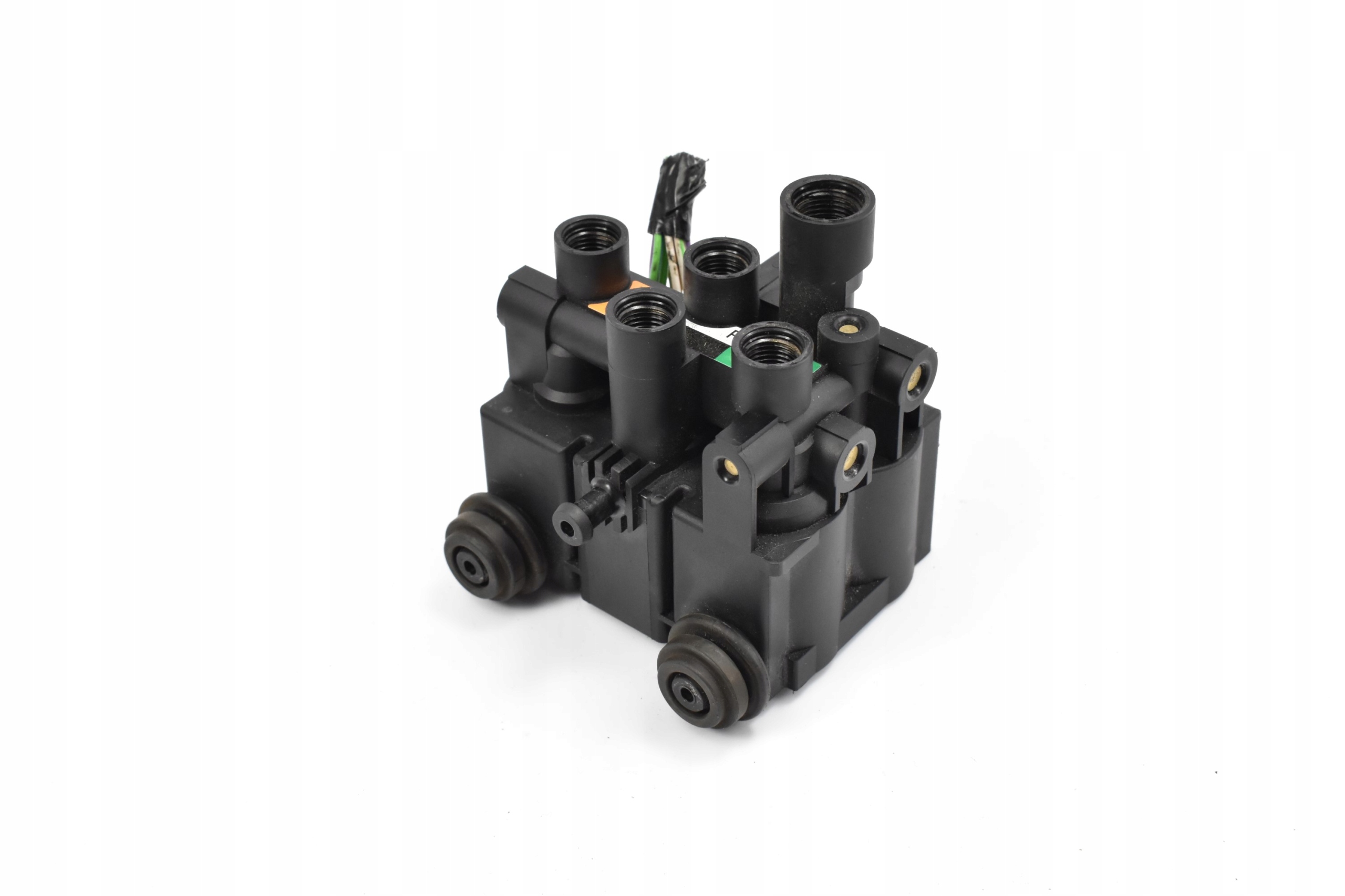 ZAWÓR ROZDZIELACZ PNEUMATYKI TYŁ LPLA-5B710-AA LAND ROVER DEFENDER L663 Producent części Land Rover OE