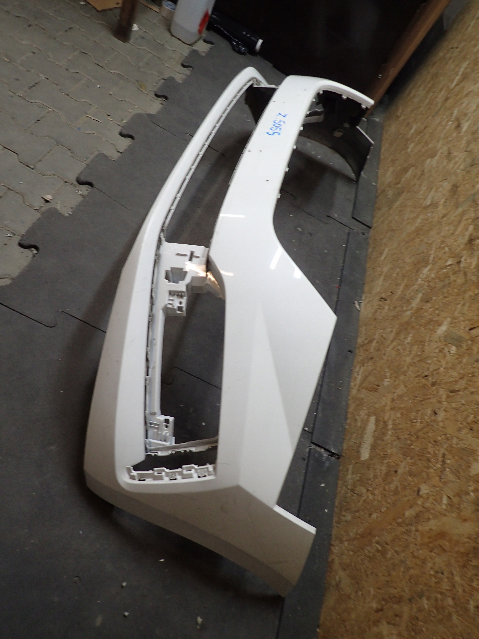 PARAURTI ANTERIORE SKODA SCALA 567