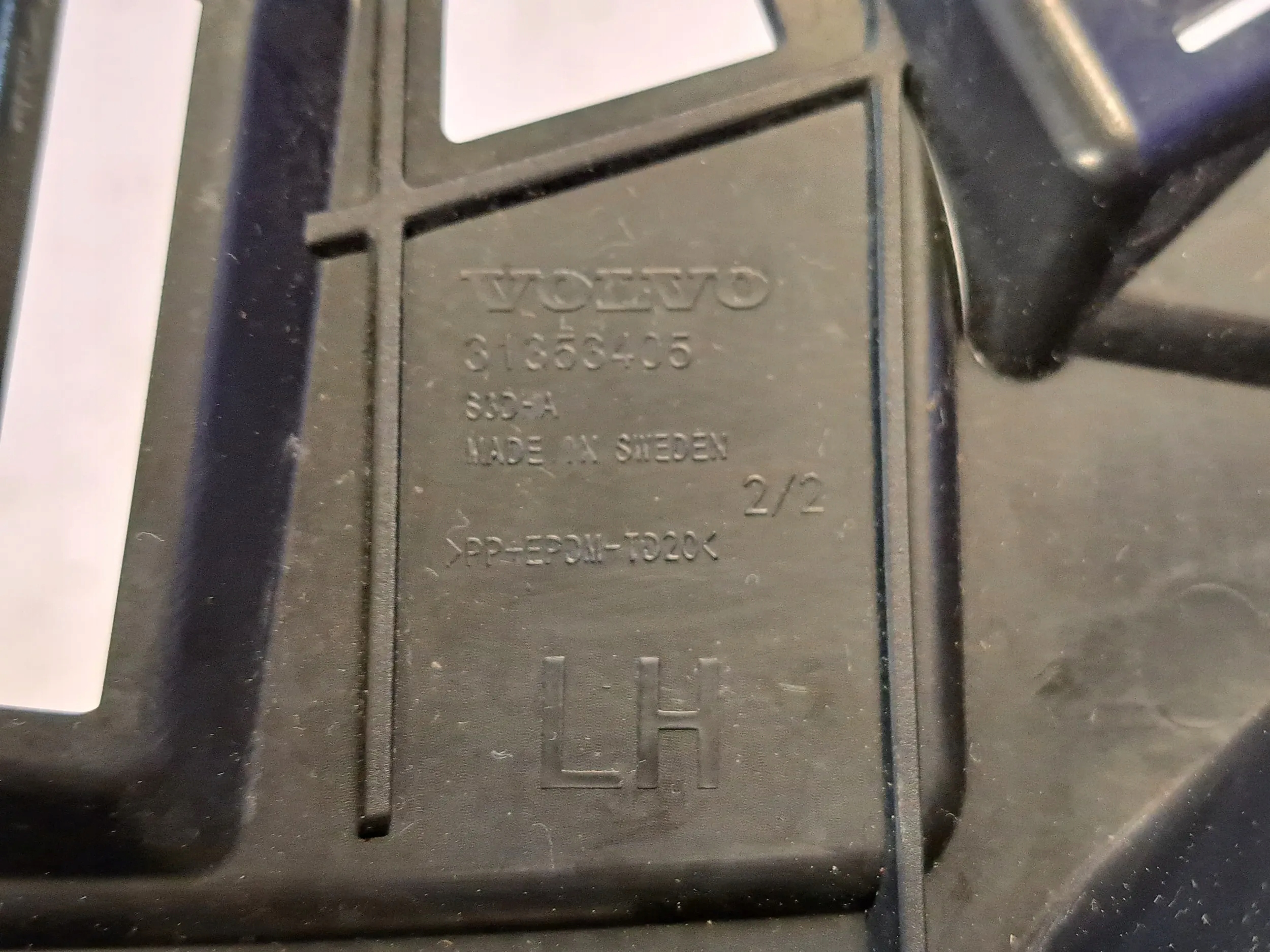 Volvo XC90 2016 Elementy mocujące Producent części Volvo OE