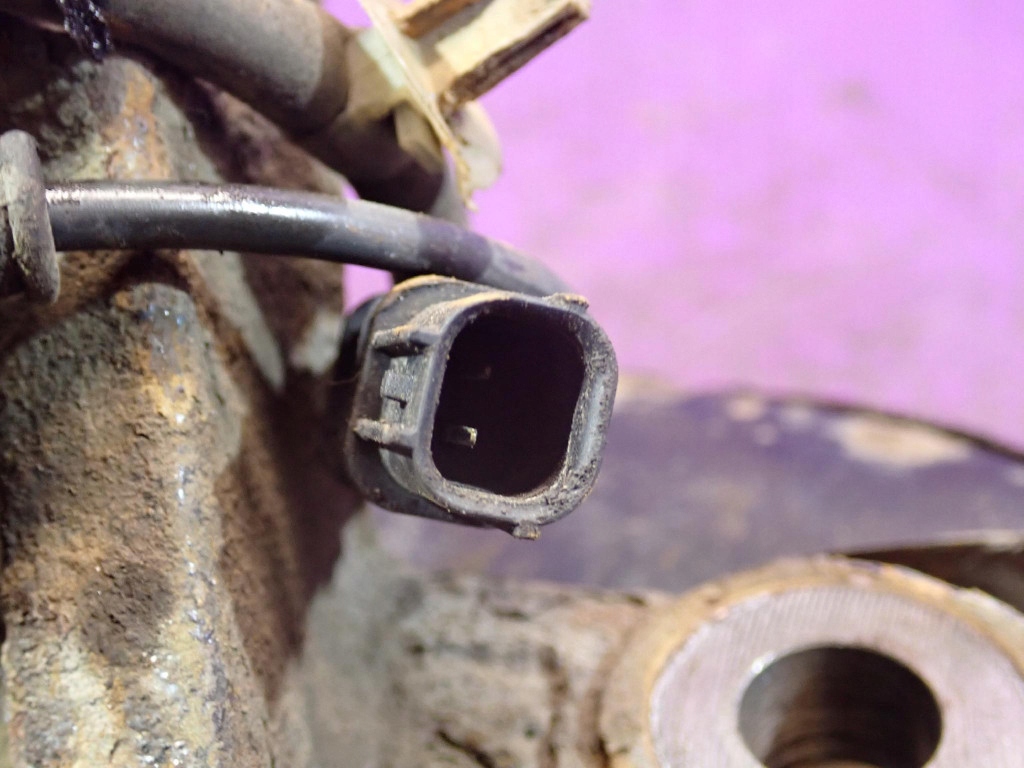 Honda CR-V III 06-09 2.2 поворотный кулак ступица под ABS 295mm