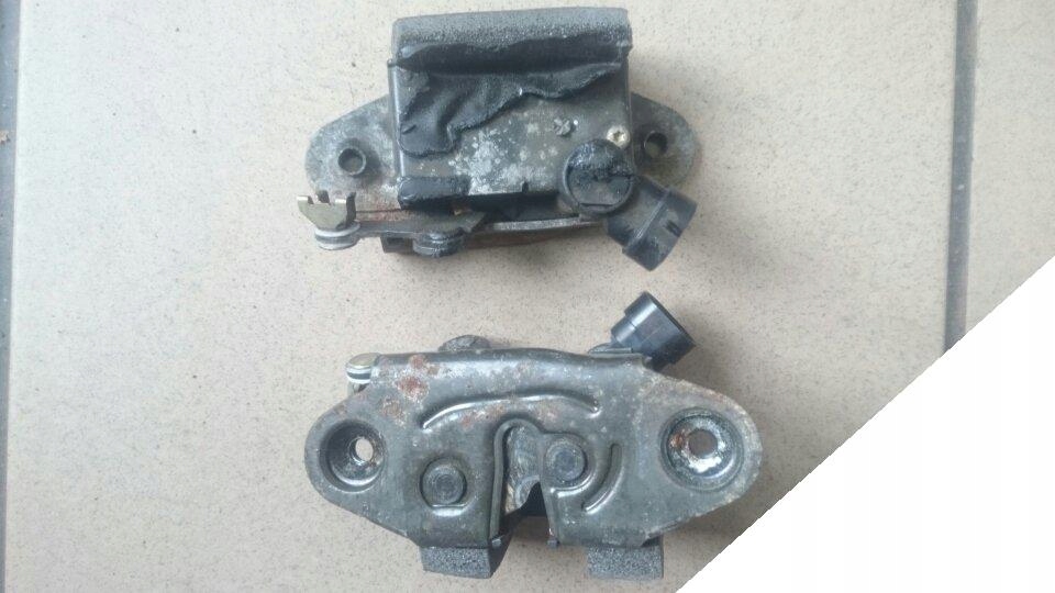 CHRYSLER VOYAGER 95-00 ZAMEK KLAPY TYLNEJ TYŁ