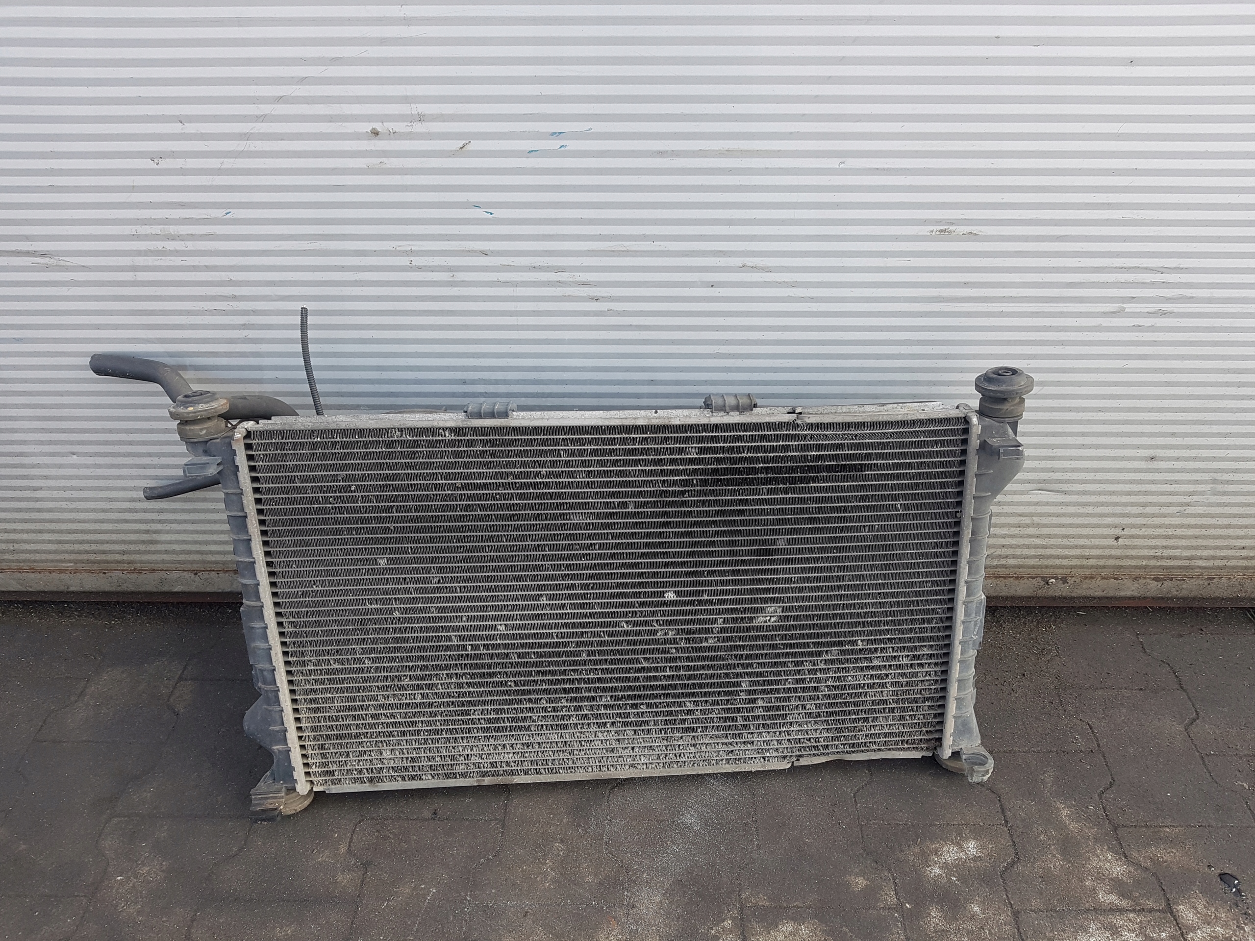 water cooler Z WENTYLATOREM FORD CONNECT