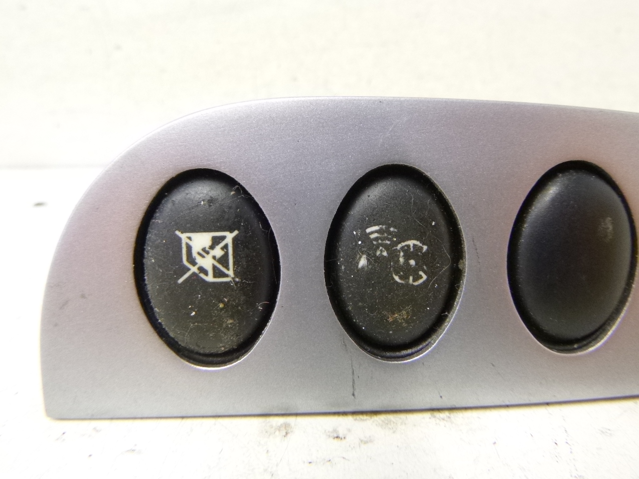 switch panel of the window controls Citroen C3 Pluriel 2003r.