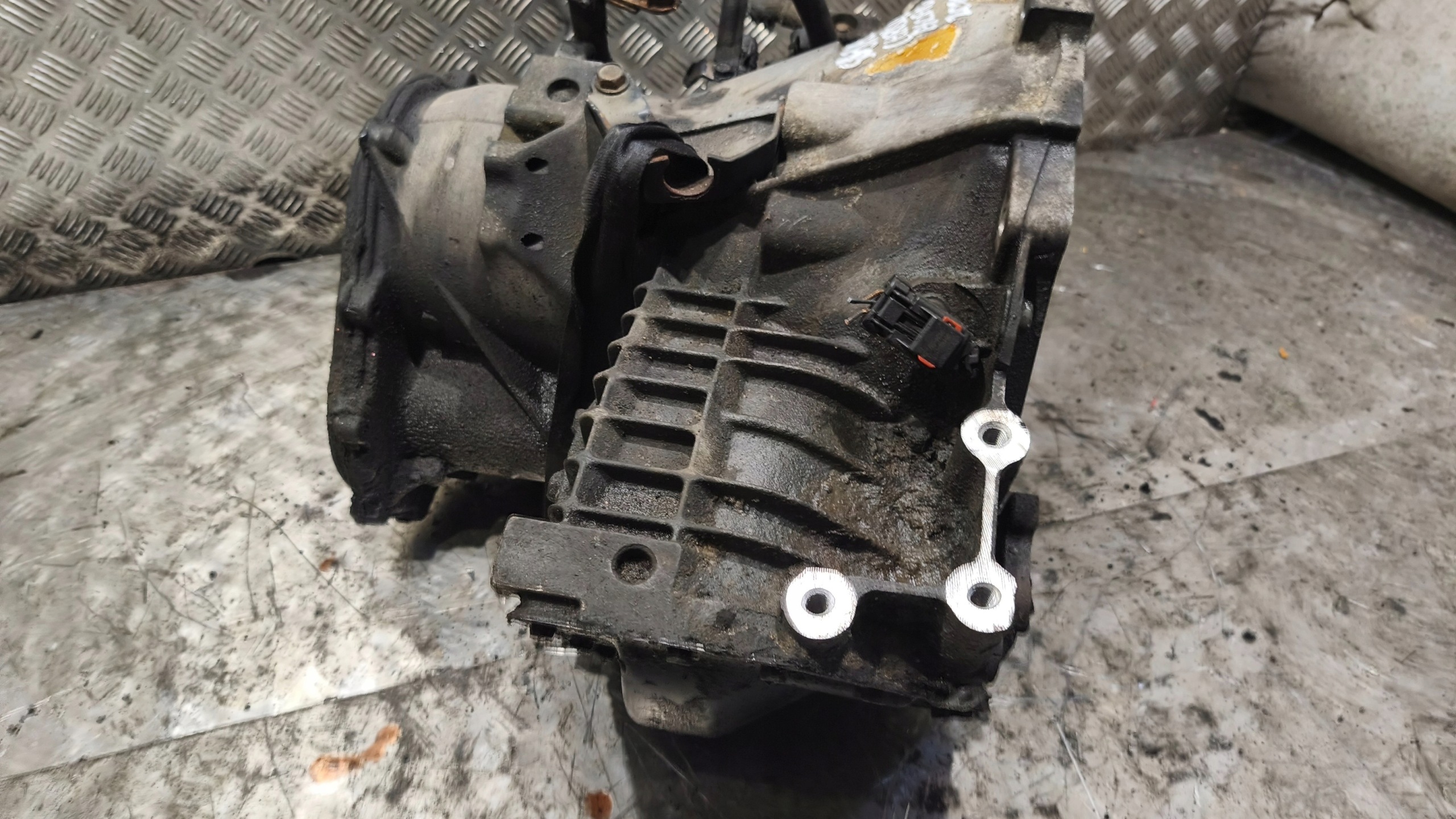 Getriebe CHRYSLER PACIFICA 3.5B 2004r AUTOMAT 966-1 AD