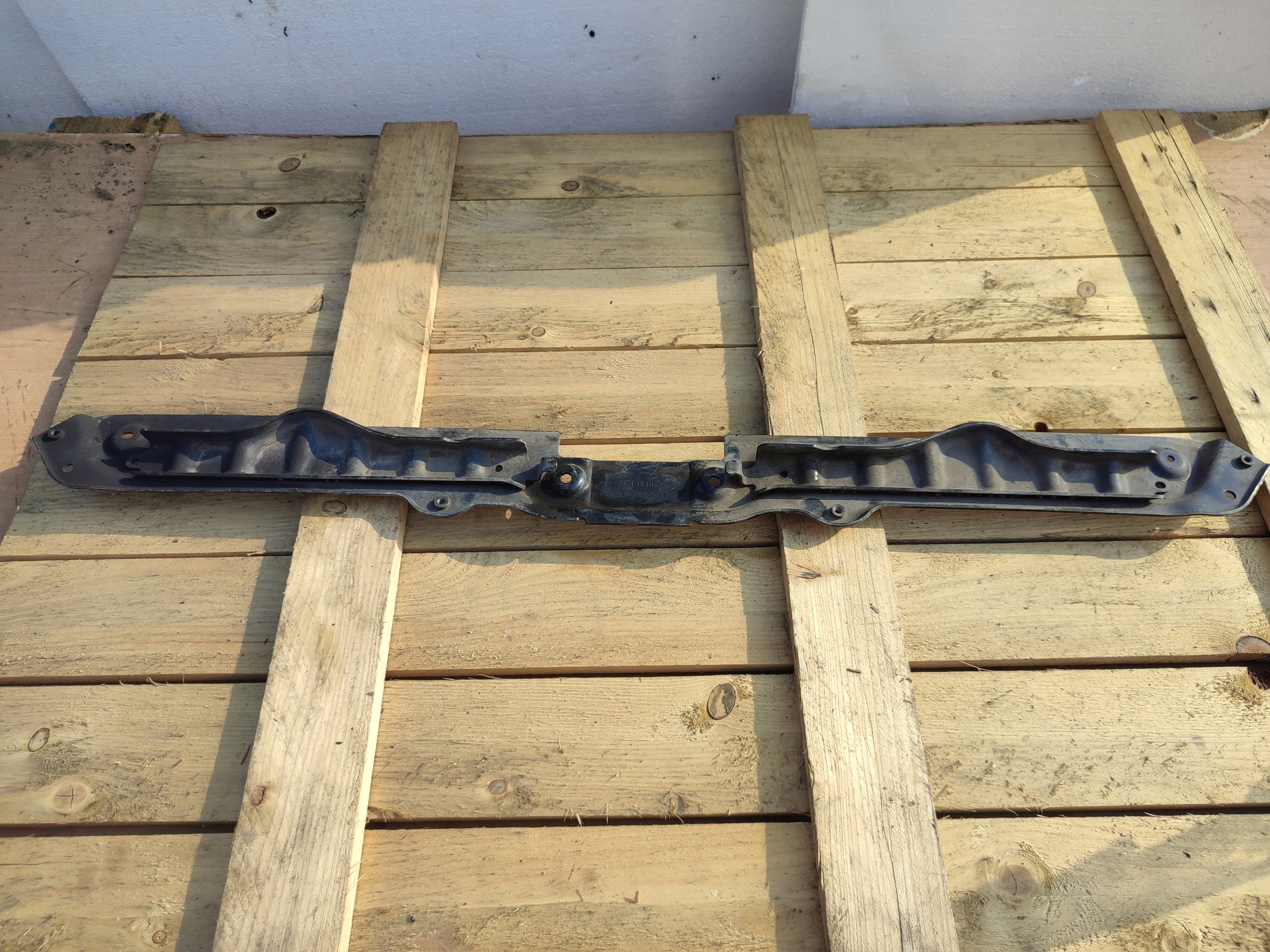 Stütze Halter Blende Abdeckung AKUMULATORA TESLA 3 110005501C