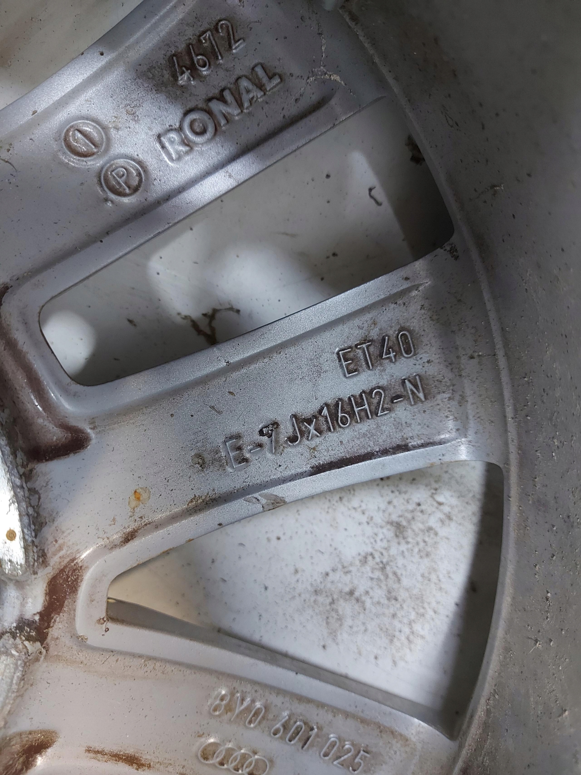 AUDI A3 8Y4 disk disk 7Jx16 R16 8Y0601025