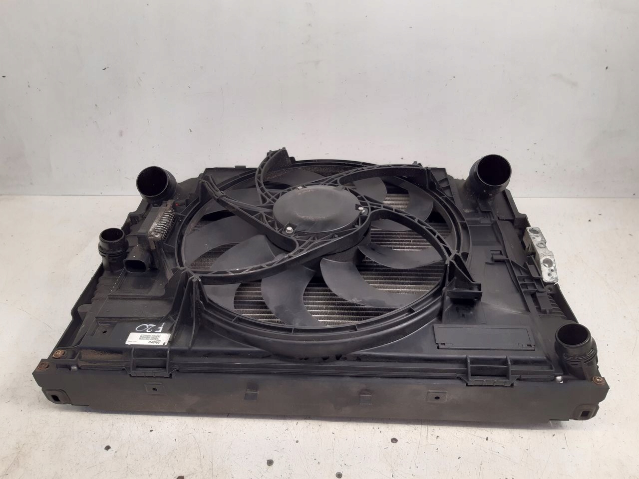 chladiče ventilátor BMW F20 316i