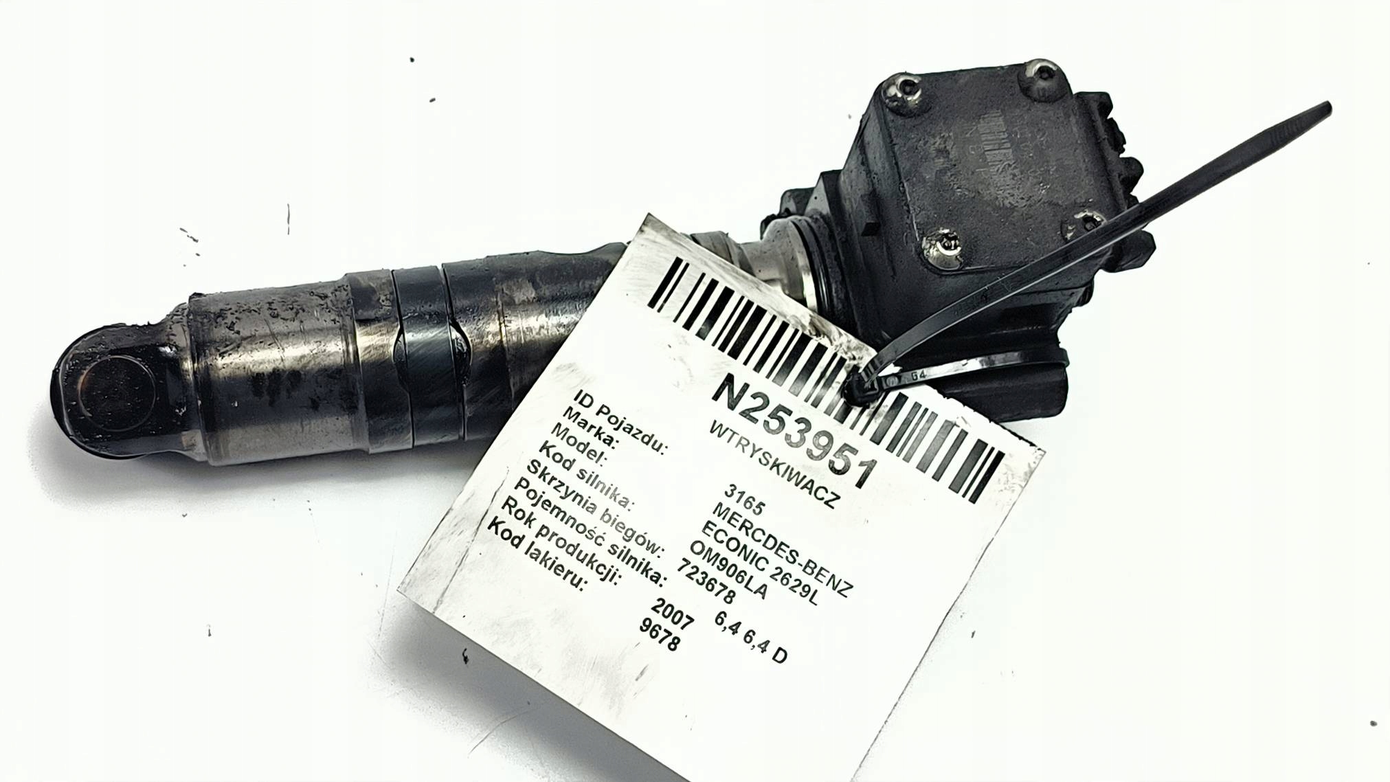injector nozzle A0280749102 Mercedes-BENZ ECONIC 2629L