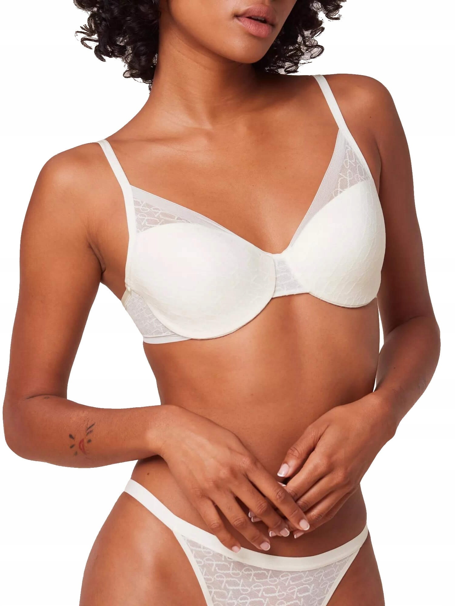 U681 Triumph vyztužená podprsenka ecru Signature Sheer Whp velikost 75B