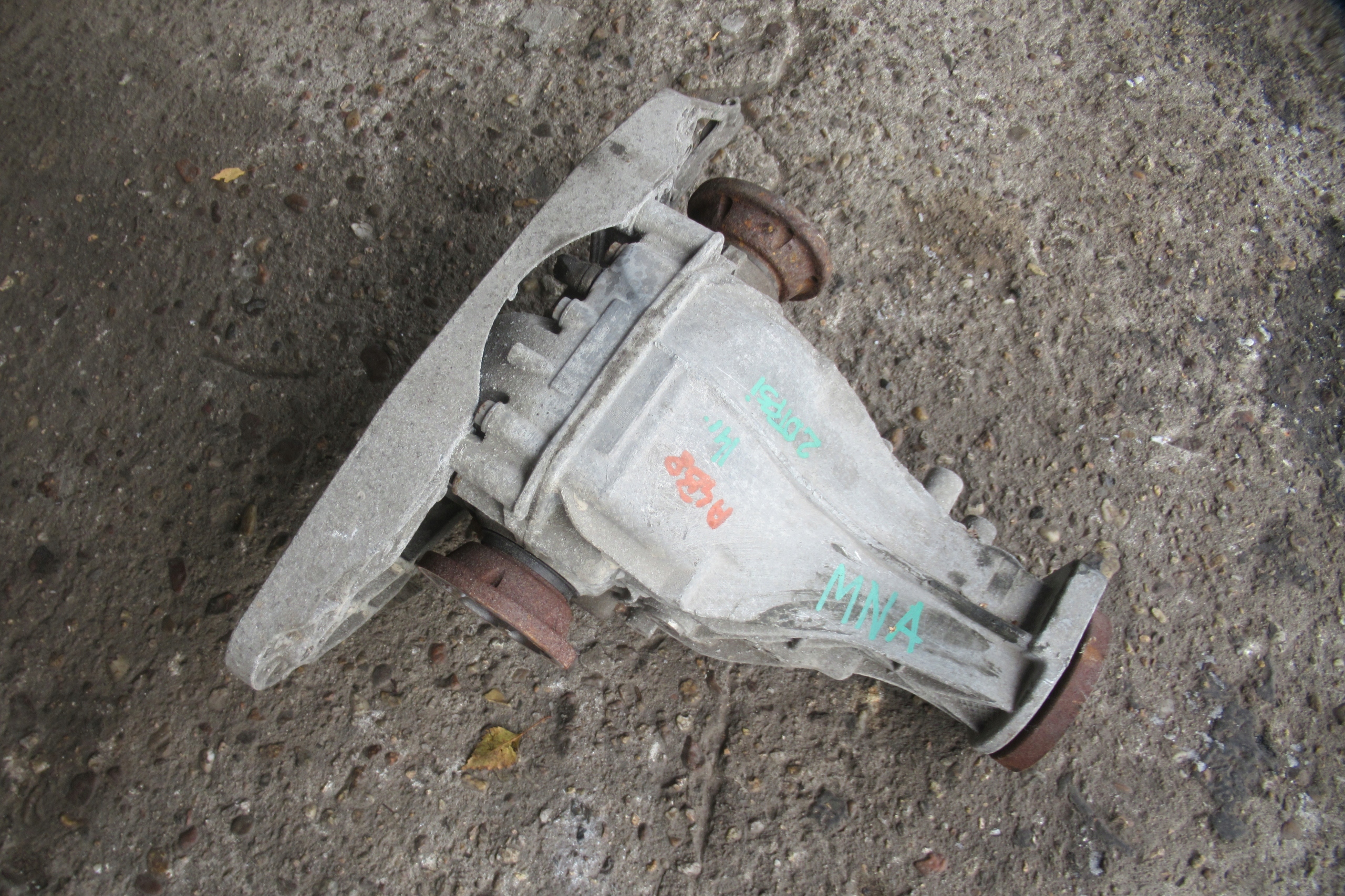 AUDI A4 B8 FL 2.0 TFSI 14R differential diff rear part MNA