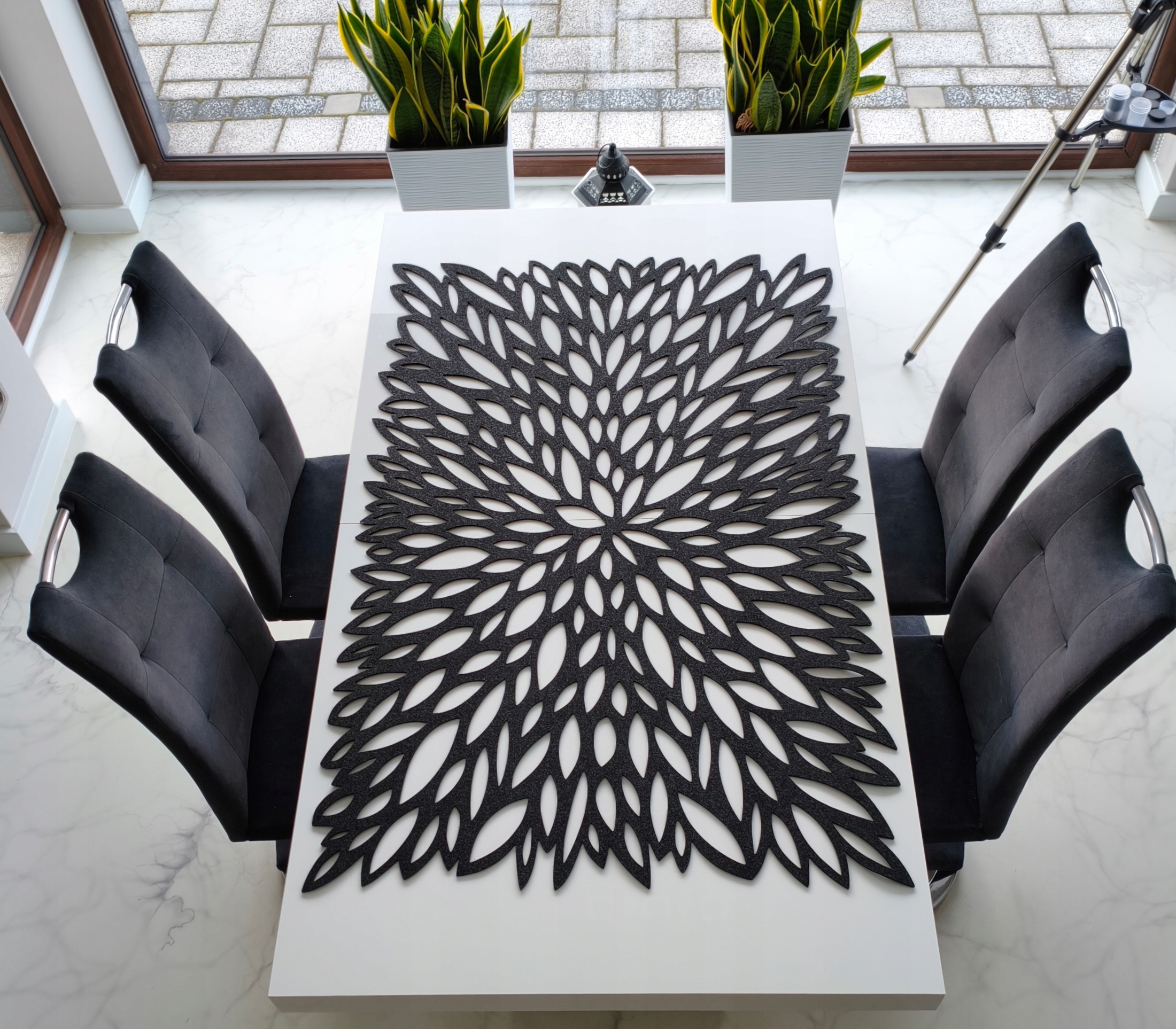 Serweta Ozdobna Podkładka Dekoracyjna na Stół, Ławę Dalia 130cm