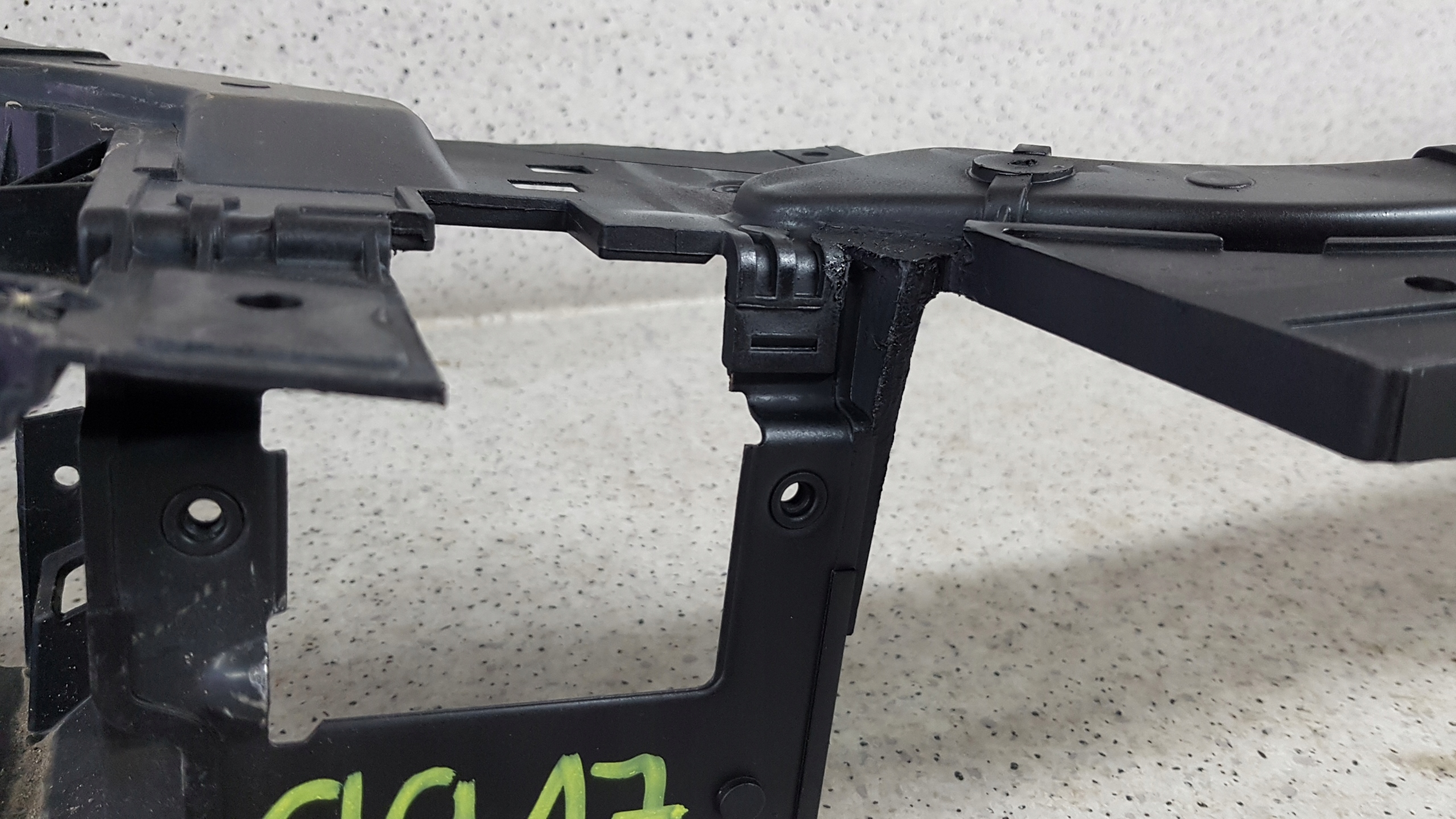 VOLVO V40 V 40 2012 - bar, wall front 9917