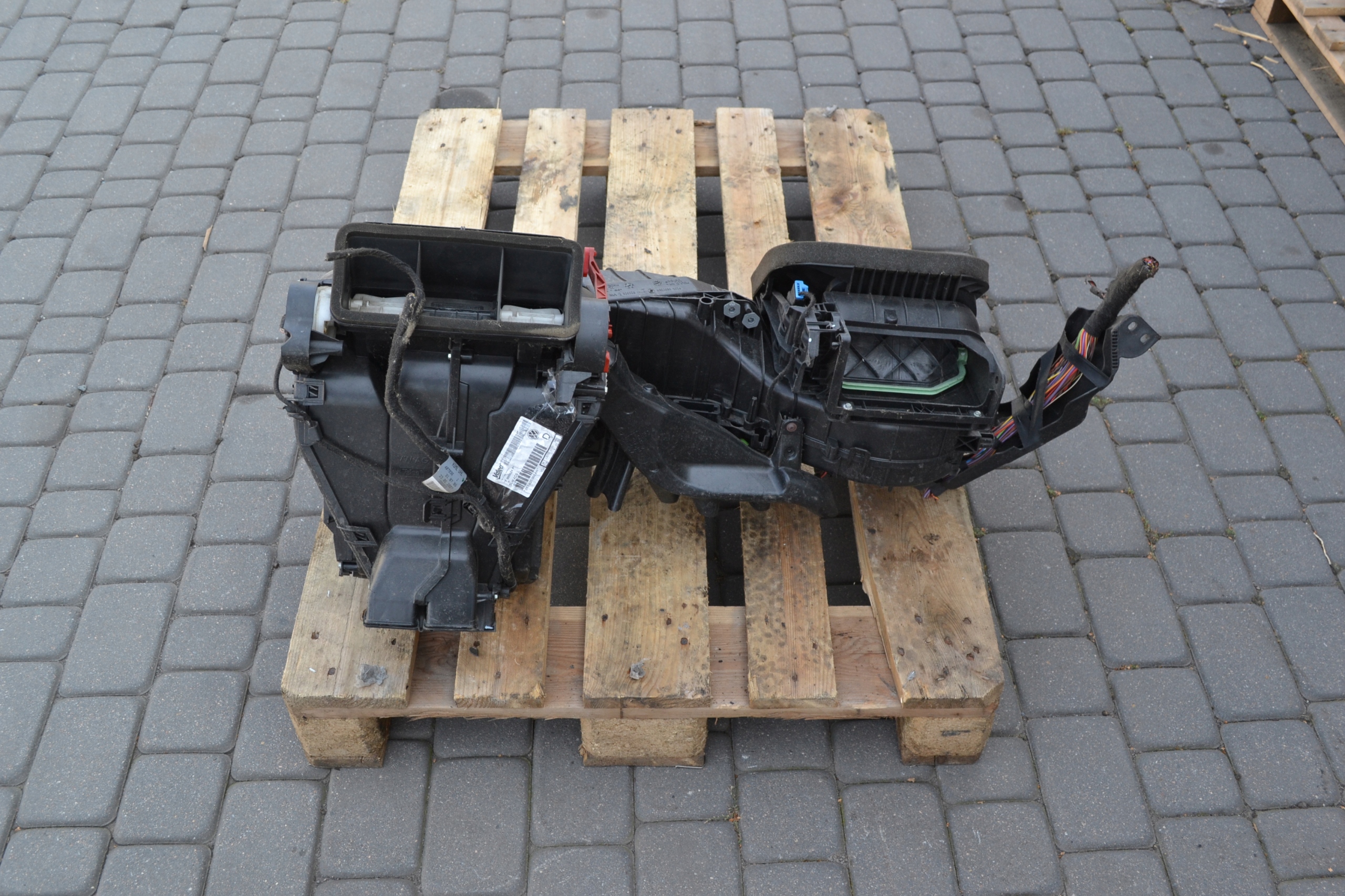 volkswagen oe 2K5820003AH радиатор отопителя