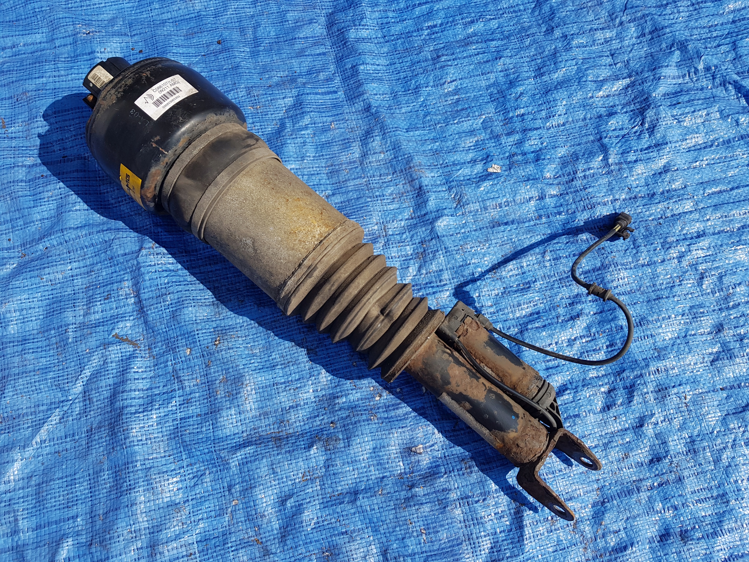 shock absorber front left MERCEDES CLS 55 AMG W219 W211 5.5 V8 compressor;