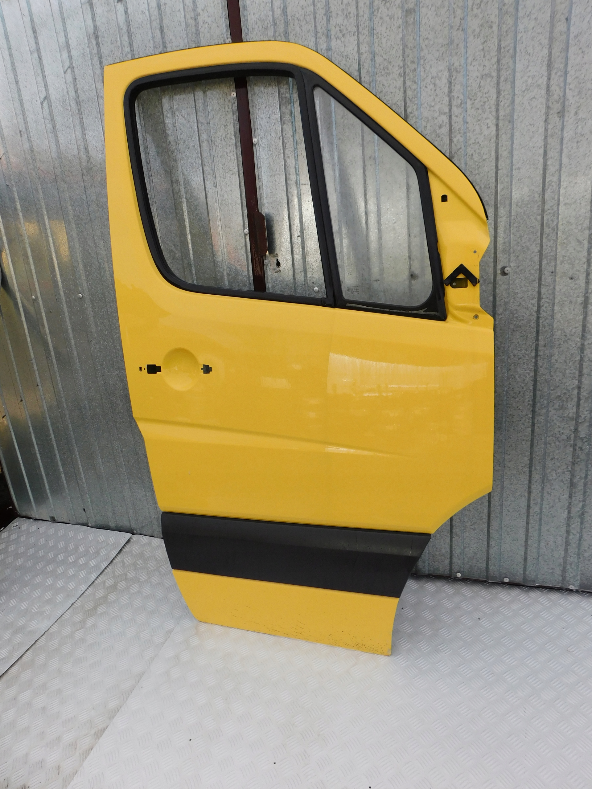 door right front of the passenger Sprinter W906 VW Crafter without RDZY B. nice