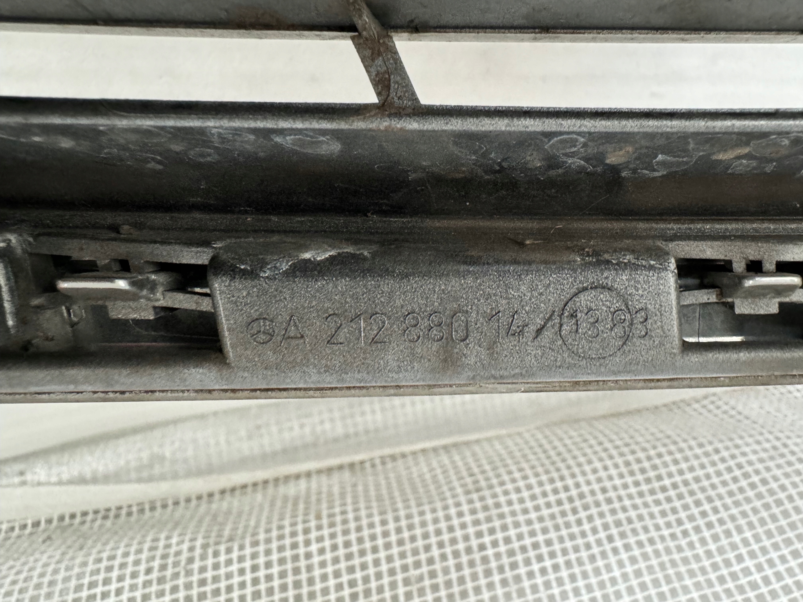 Mercedes-Benz E-Klasse W212 Kühlergrill FRONTGRILL Kühlergitter A2128801413 - Thumbnail 4