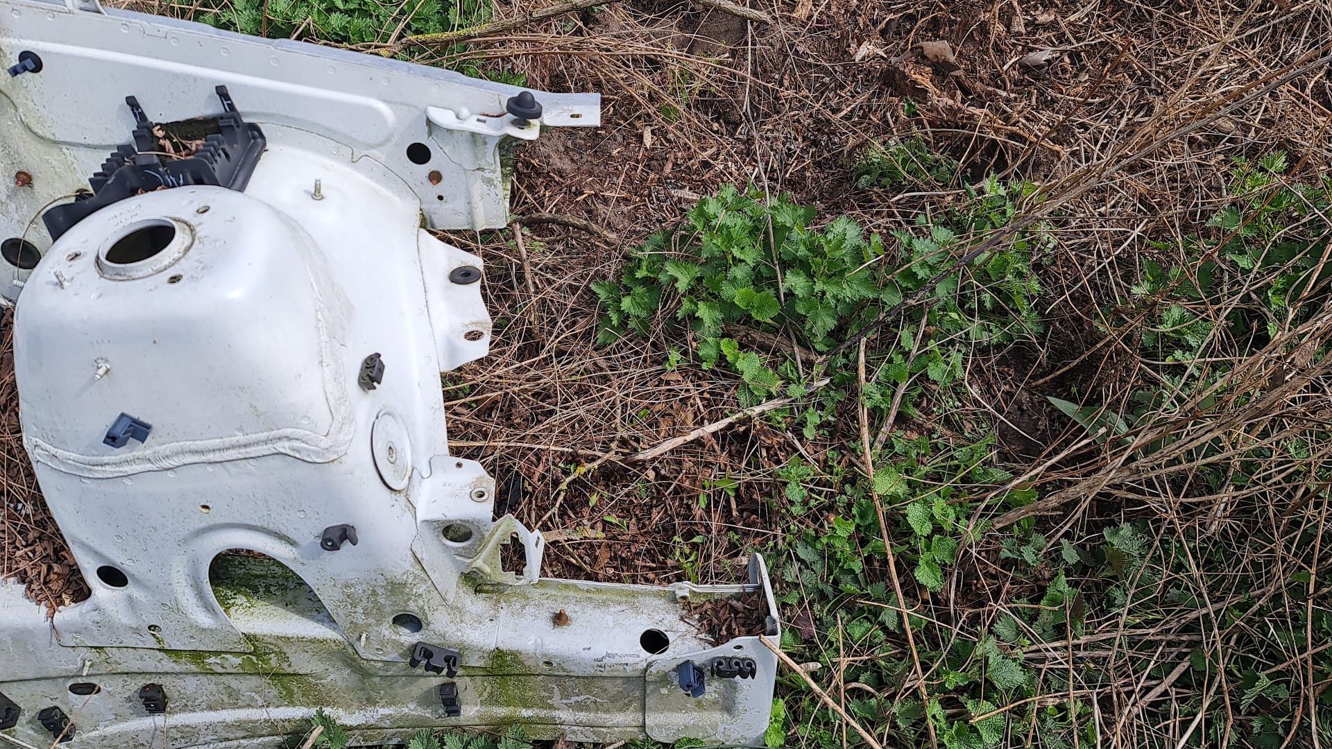 MERCEDES ML GL W164 ĆWIARTKA CIĘTA ZA KIELICHEM LEWY PRZÓD LEWA PRZEDNIA