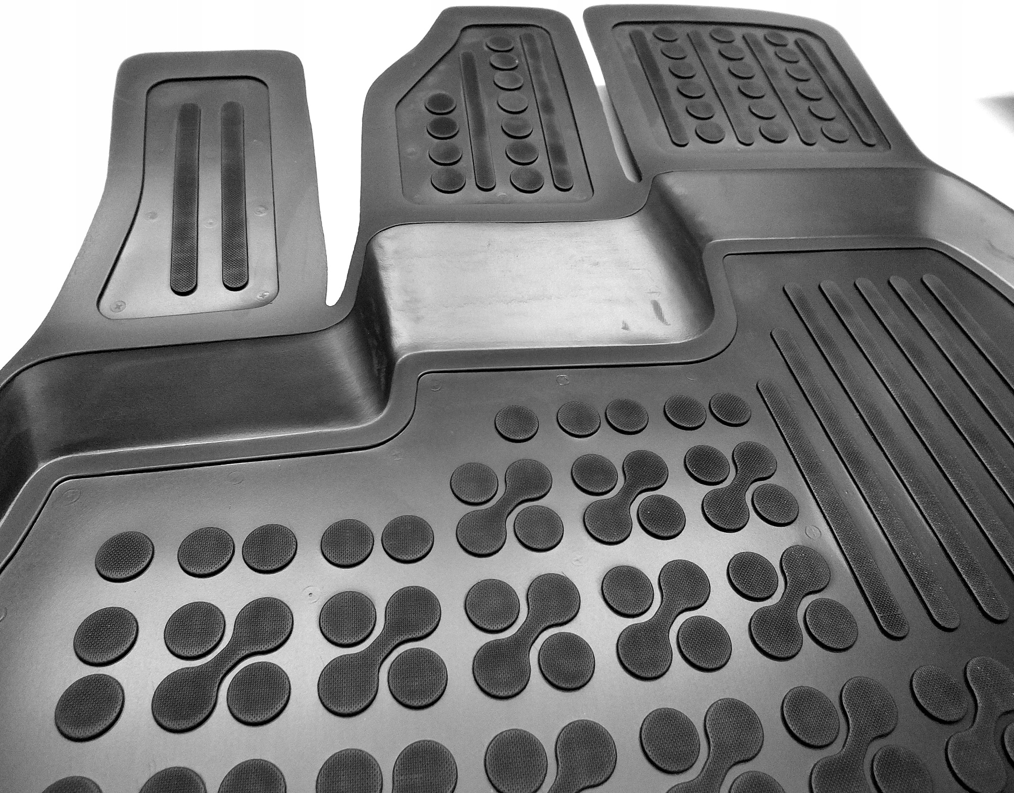 Toyota Aygo X od 2022 dywaniki gumowe korytkowe Kolor czarny