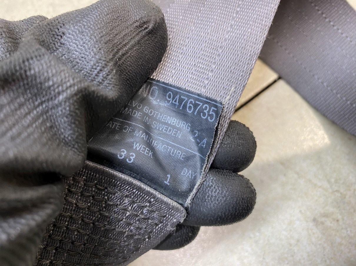 tension belt safety right front S80 and 9476735