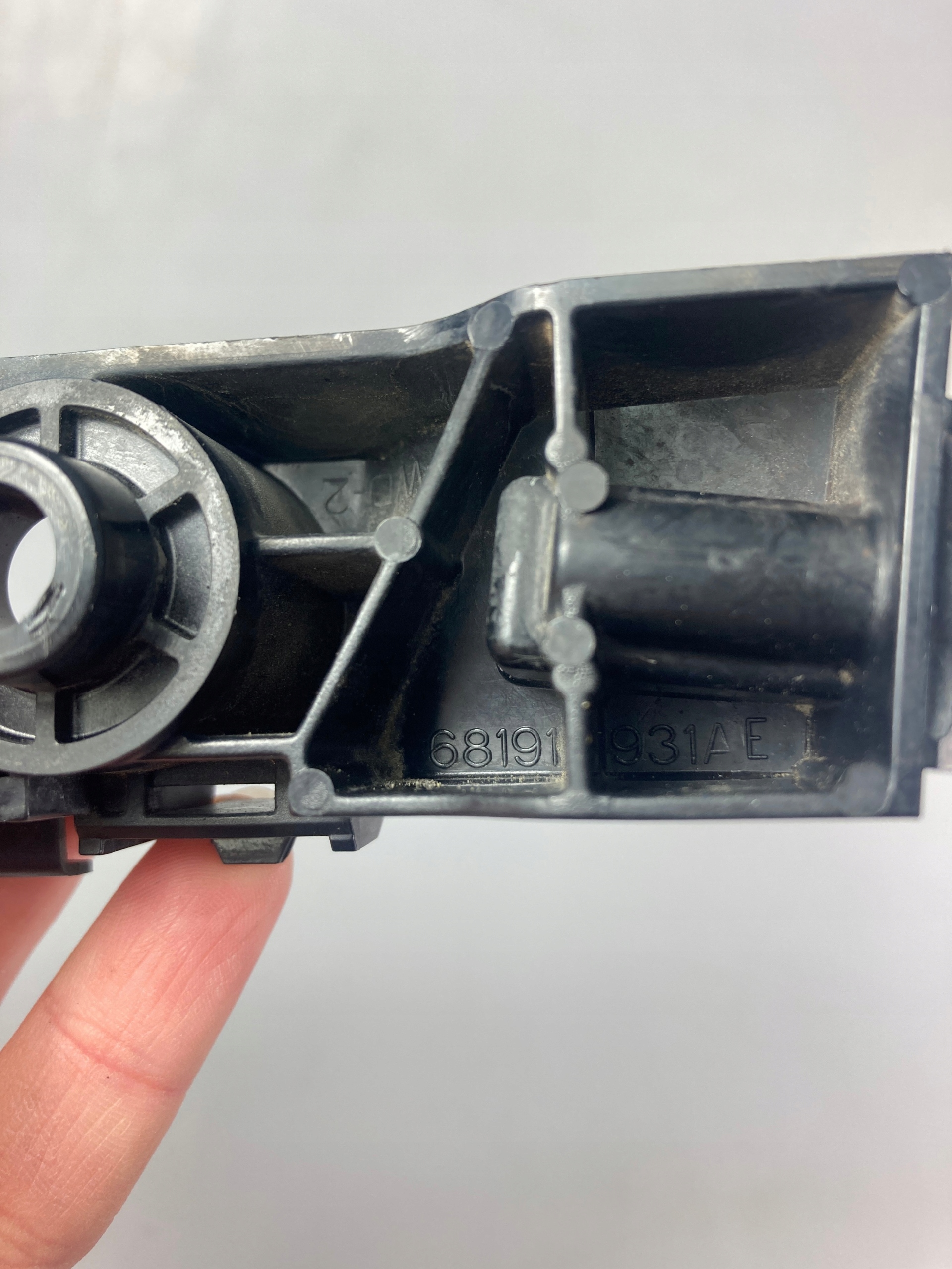 Dodge Durango 2014-26 holder bumper bracket of the front left front