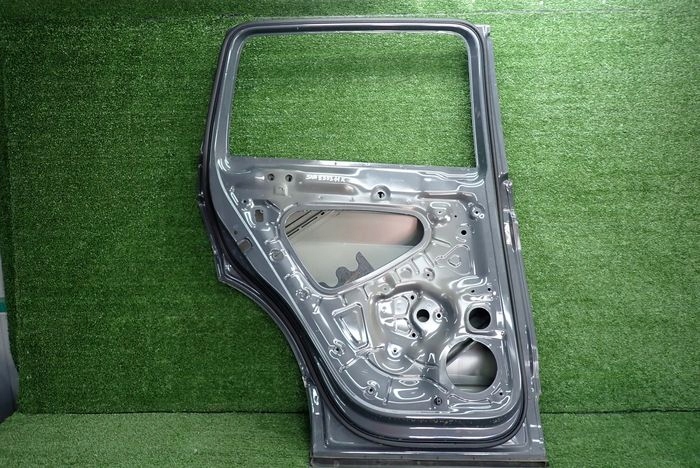 VW TIGUAN II 15- door left rear. rear part